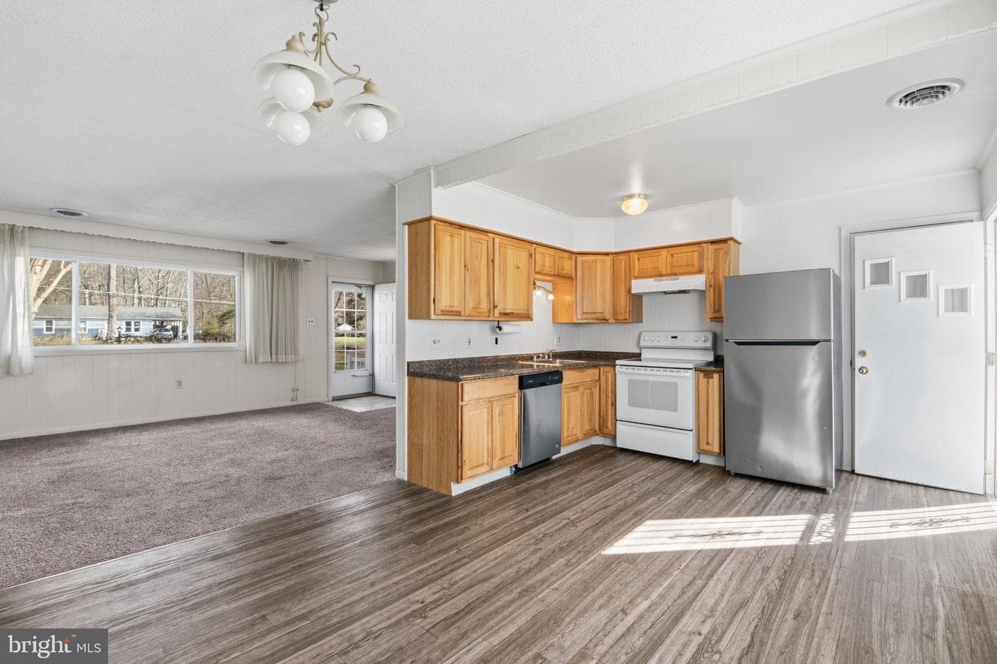 1469 Cedarhurst Road photo 6