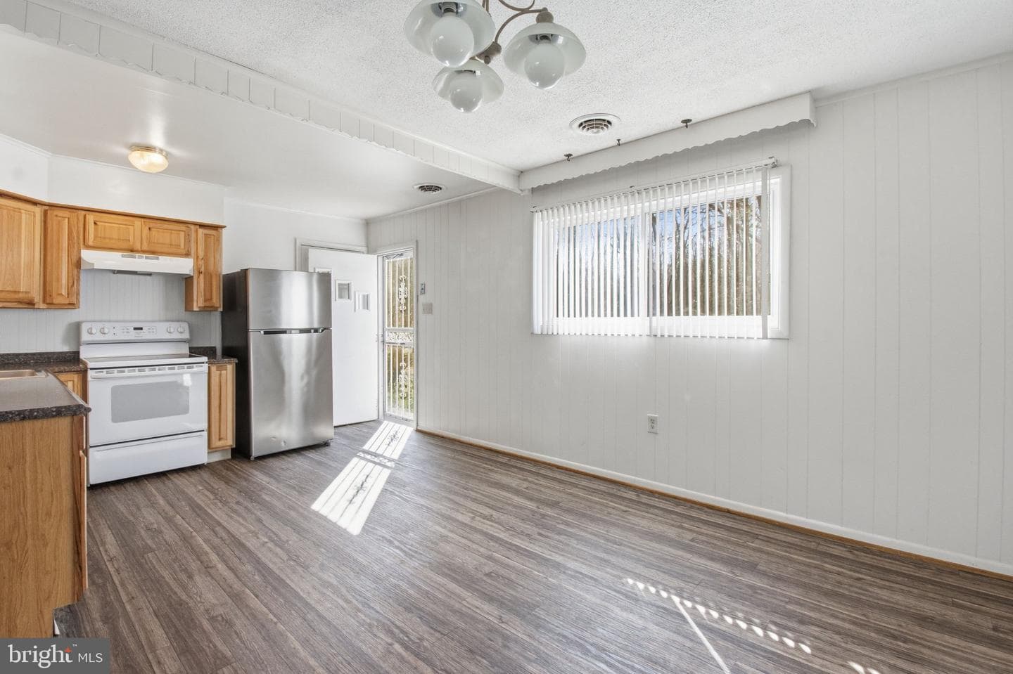 1469 Cedarhurst Road photo 7
