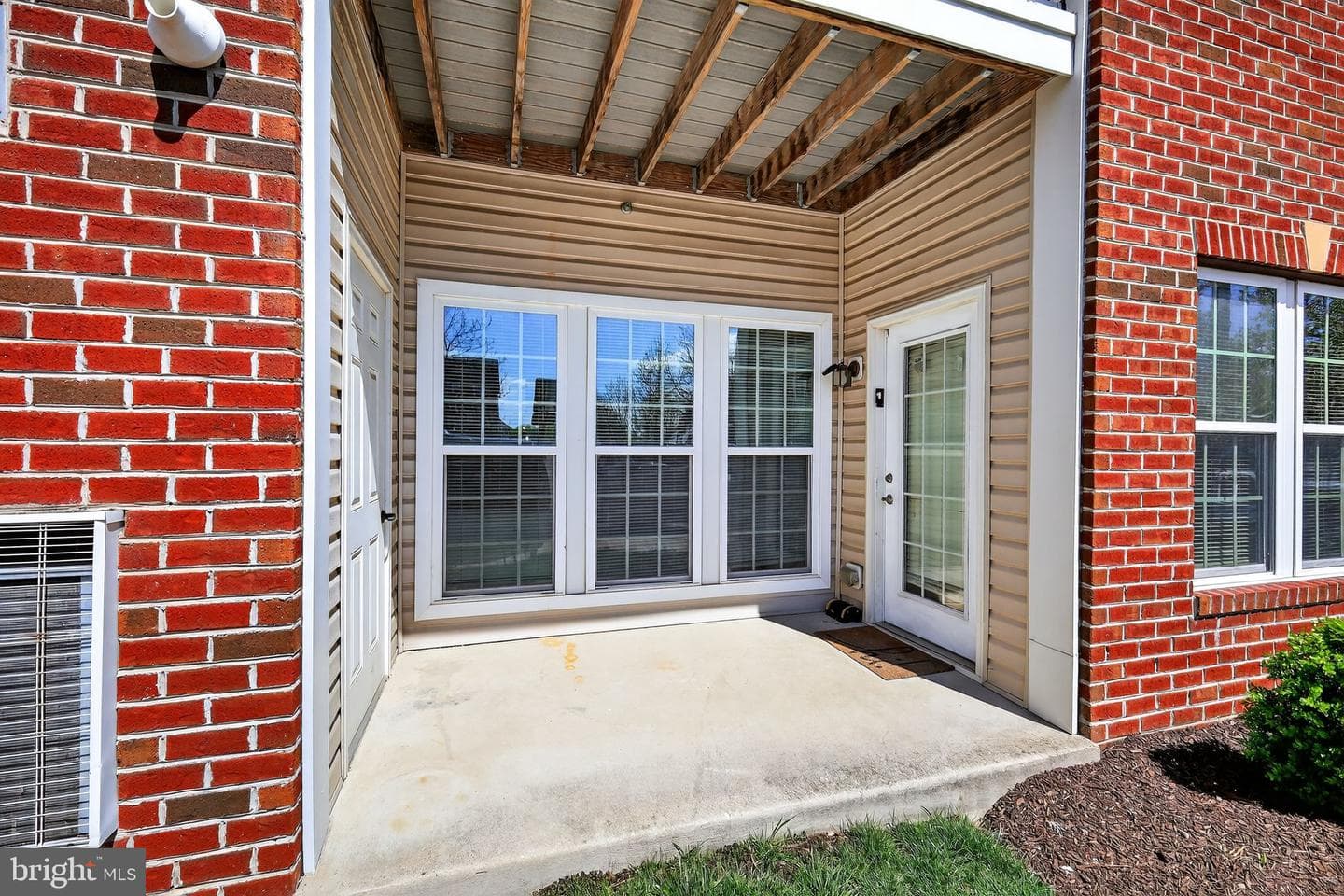1624 Hardwick Court #104 photo 2