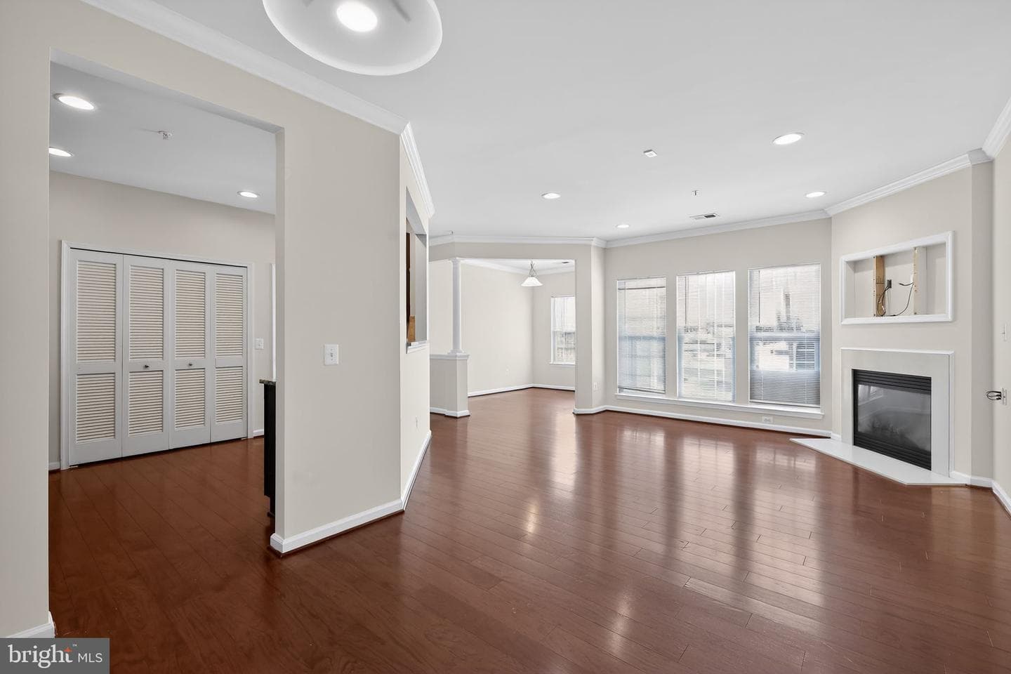 1624 Hardwick Court #104 photo 4