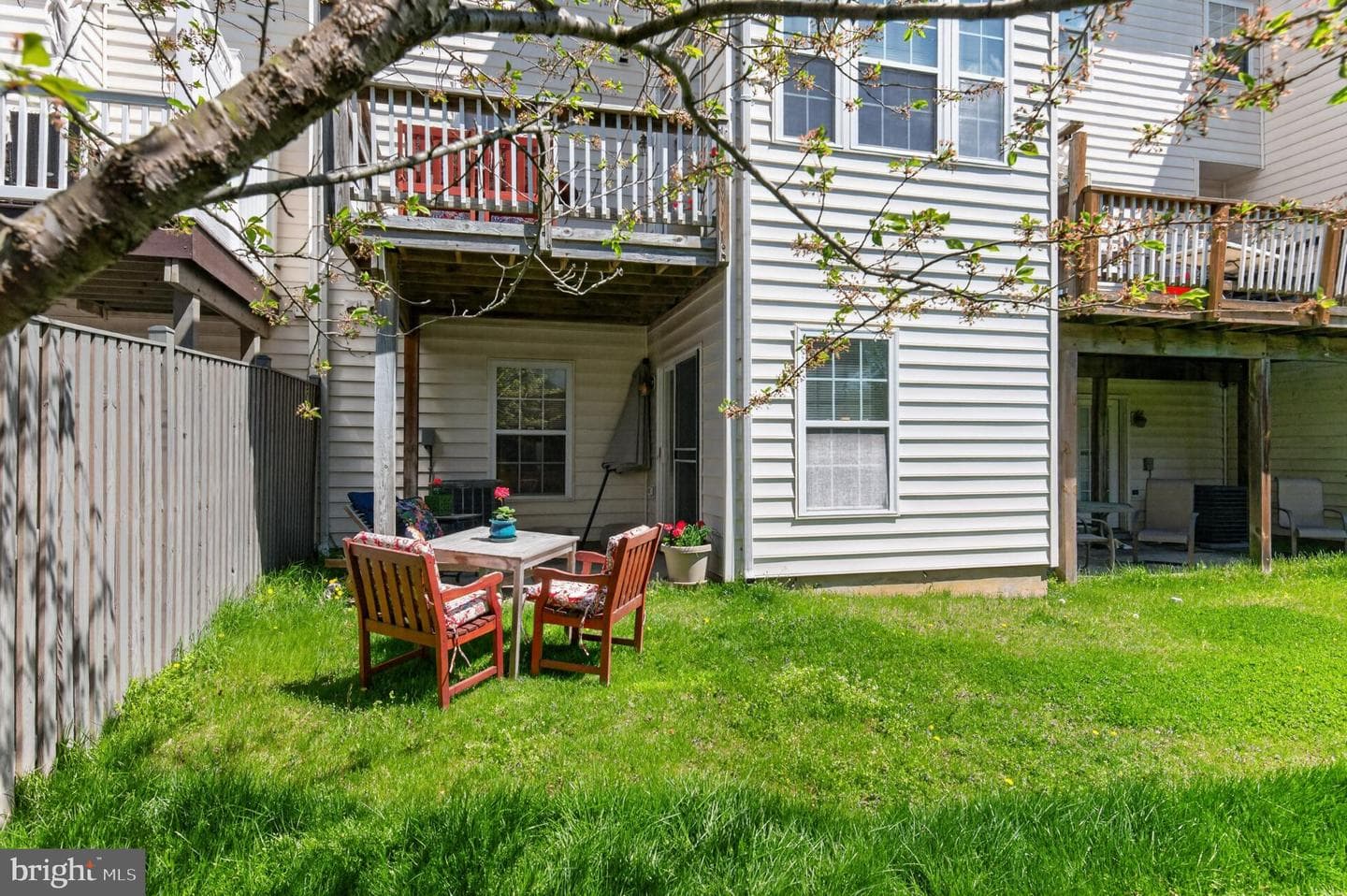 75 Two Rivers Drive photo 40
