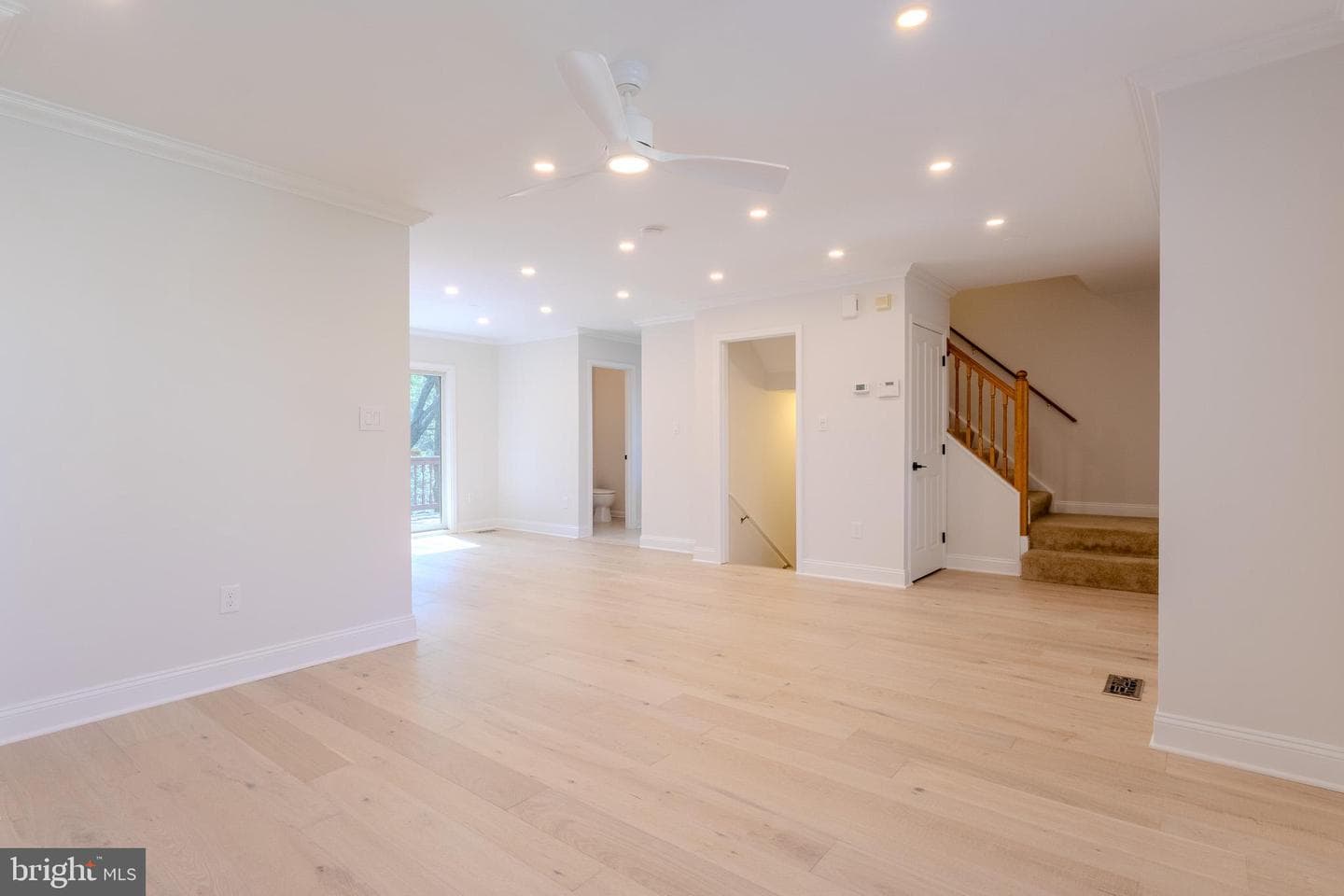 333 S Riverside Drive photo 8