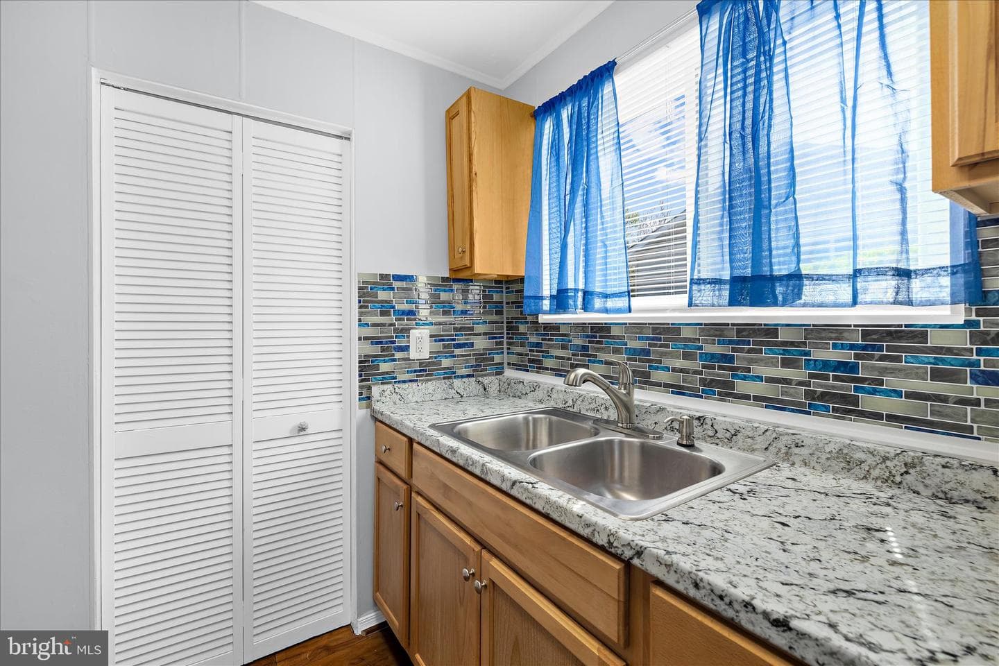 722 Cotter Road photo 12