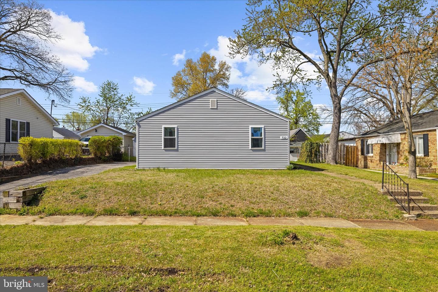 722 Cotter Road photo 2