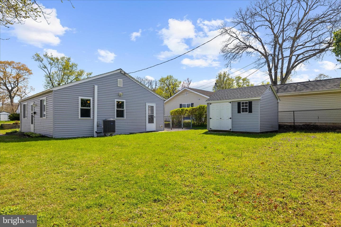 722 Cotter Road photo 22