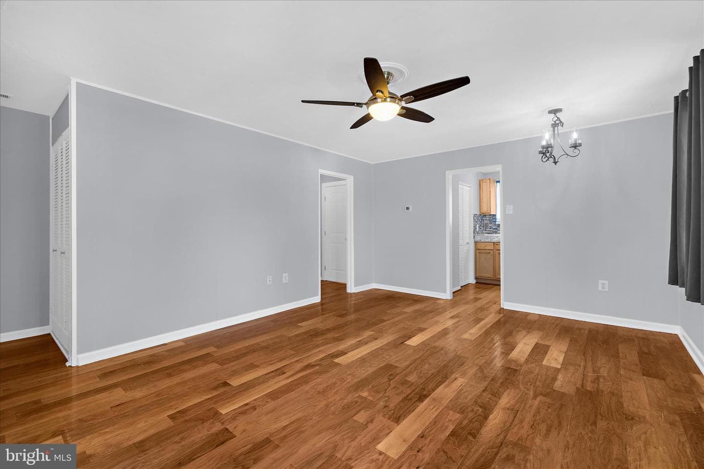 722 Cotter Road photo 6