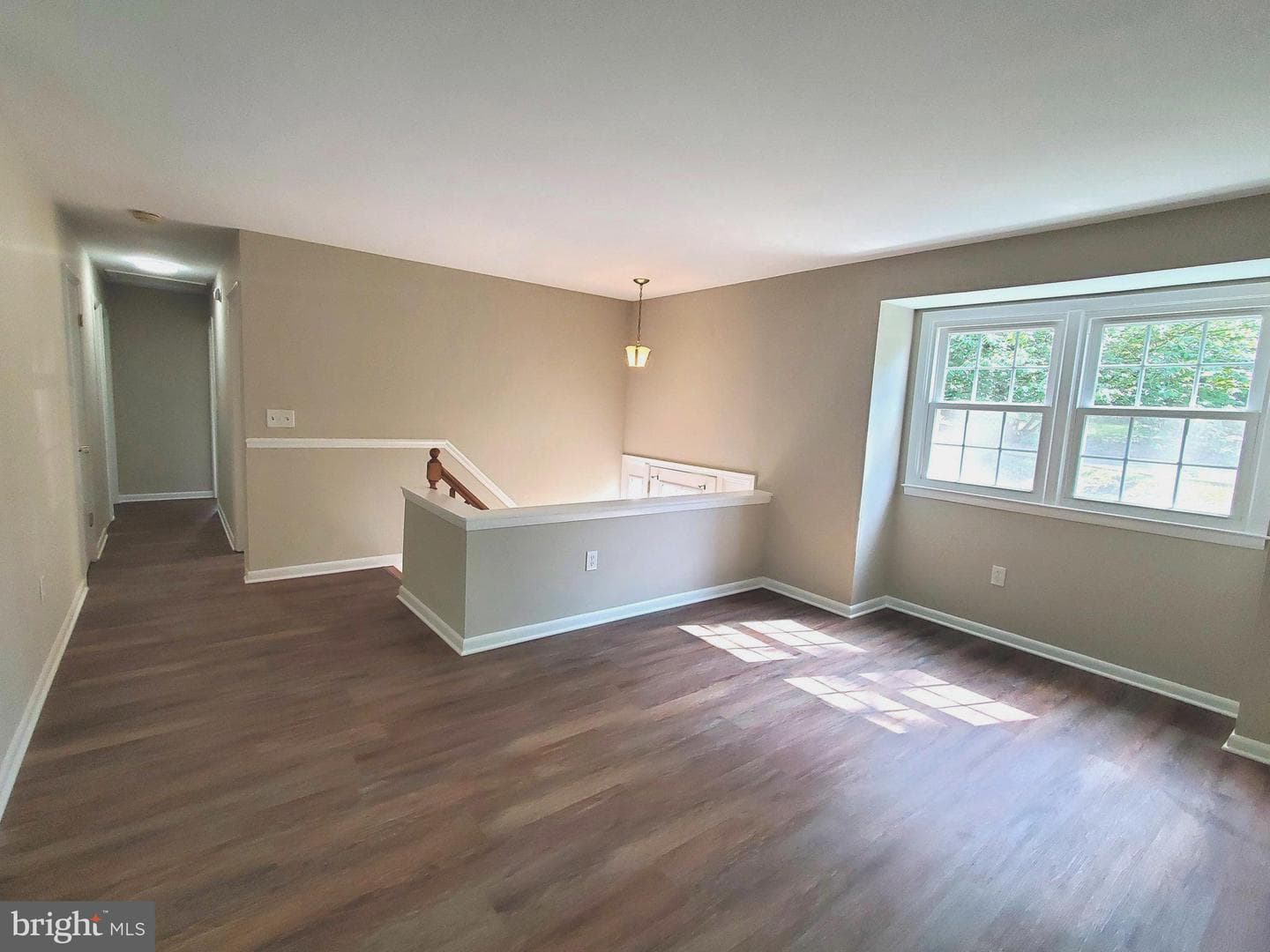 1122 Crestview Drive photo 3