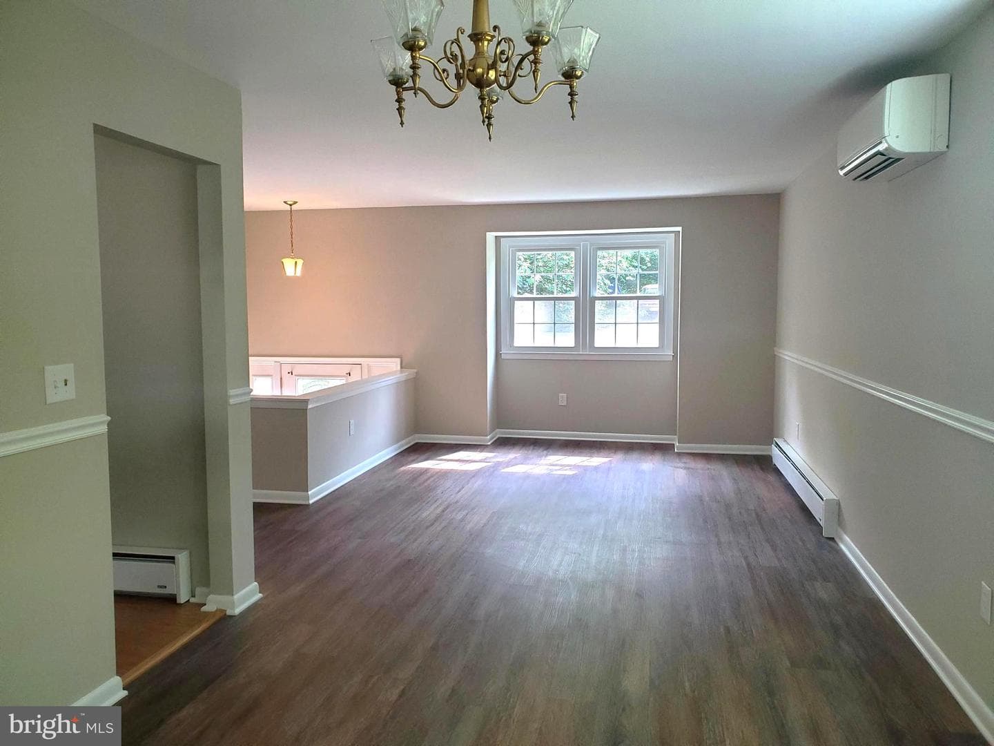 1122 Crestview Drive photo 5