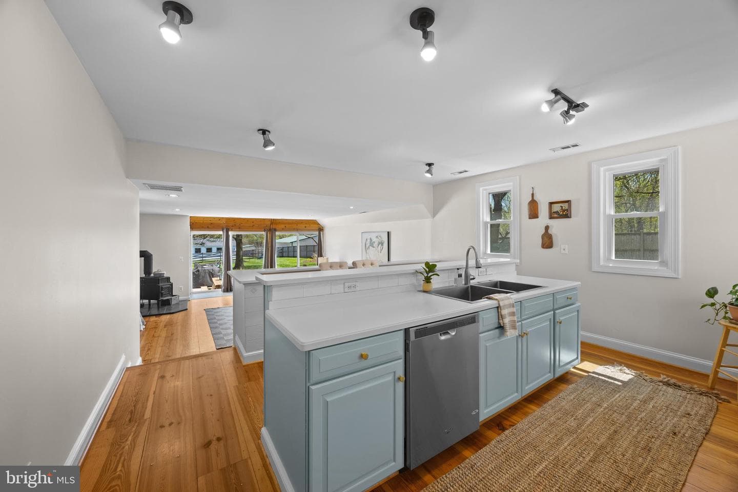 4905 Sudley Road photo 10