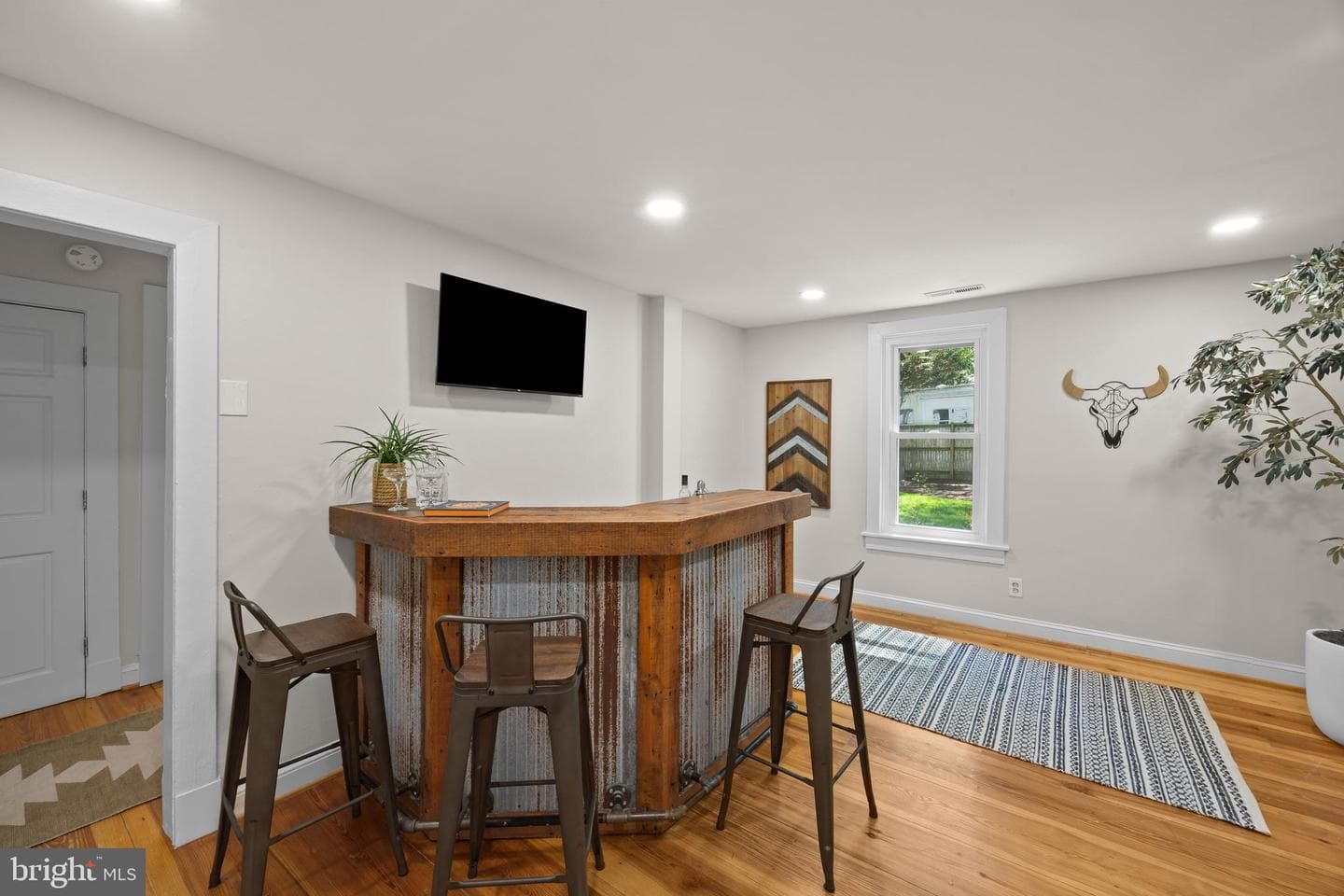 4905 Sudley Road photo 25