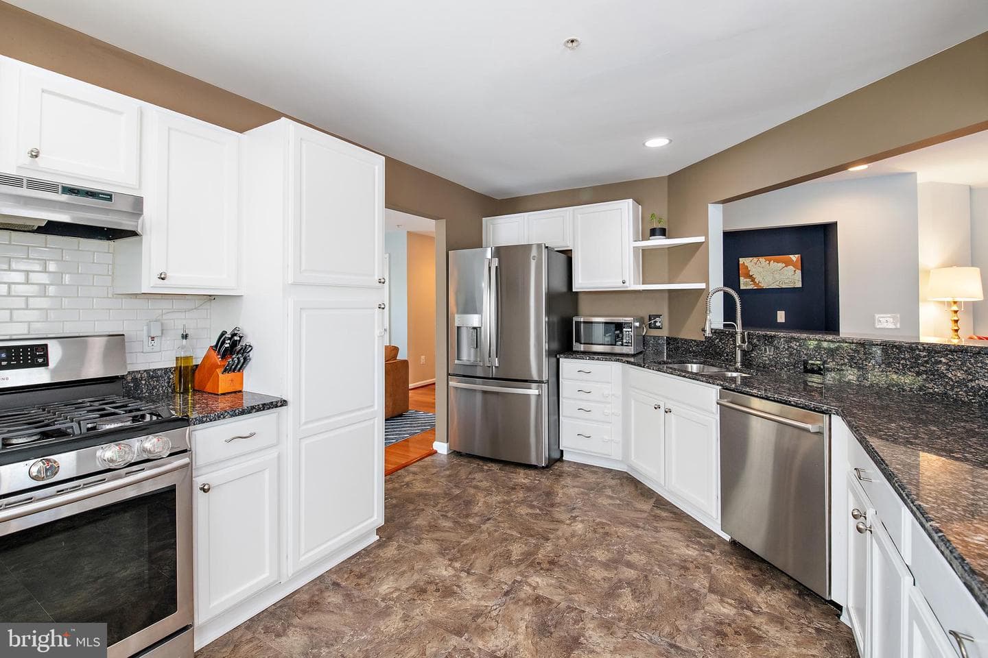 611 Bellerive Court photo 8