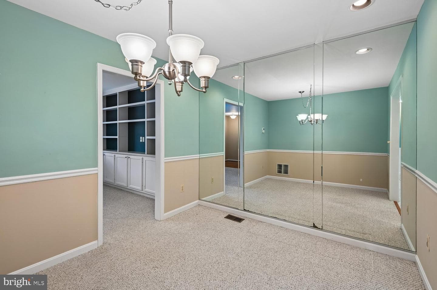 434 Peach Court photo 18