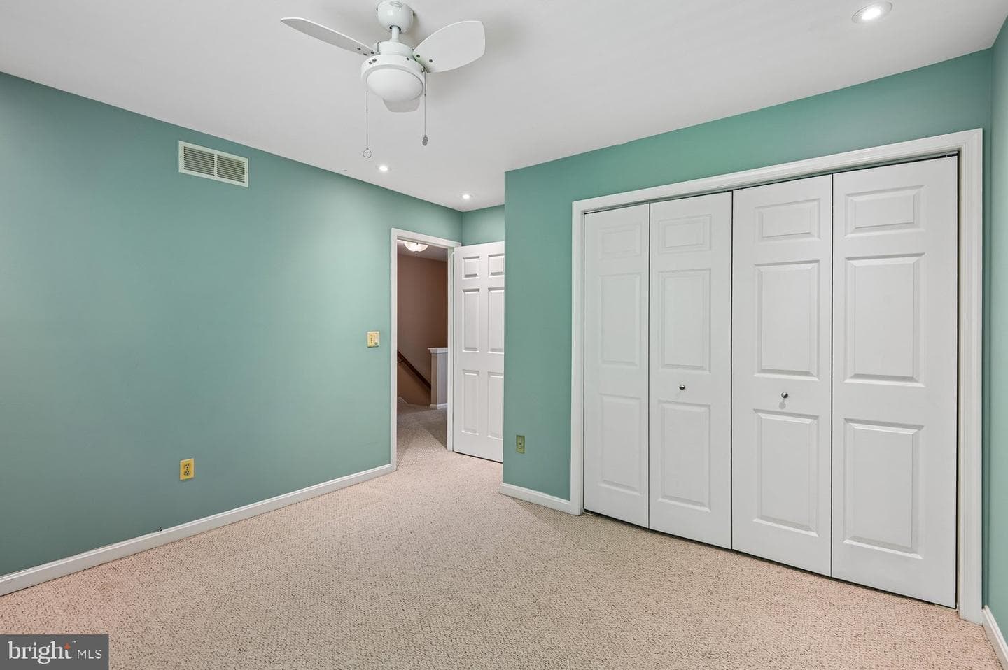 434 Peach Court photo 32