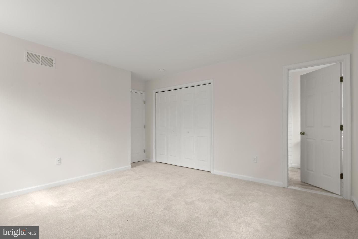 1255 Sheridan Road photo 21