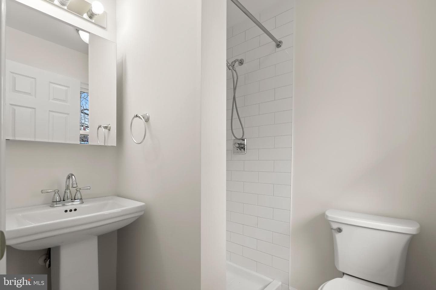 1255 Sheridan Road photo 23