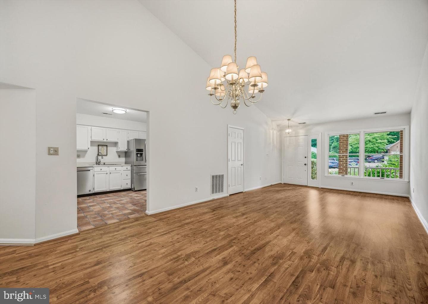 907 Beacon Way photo 7