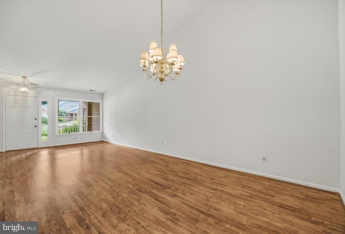 907 Beacon Way photo 8