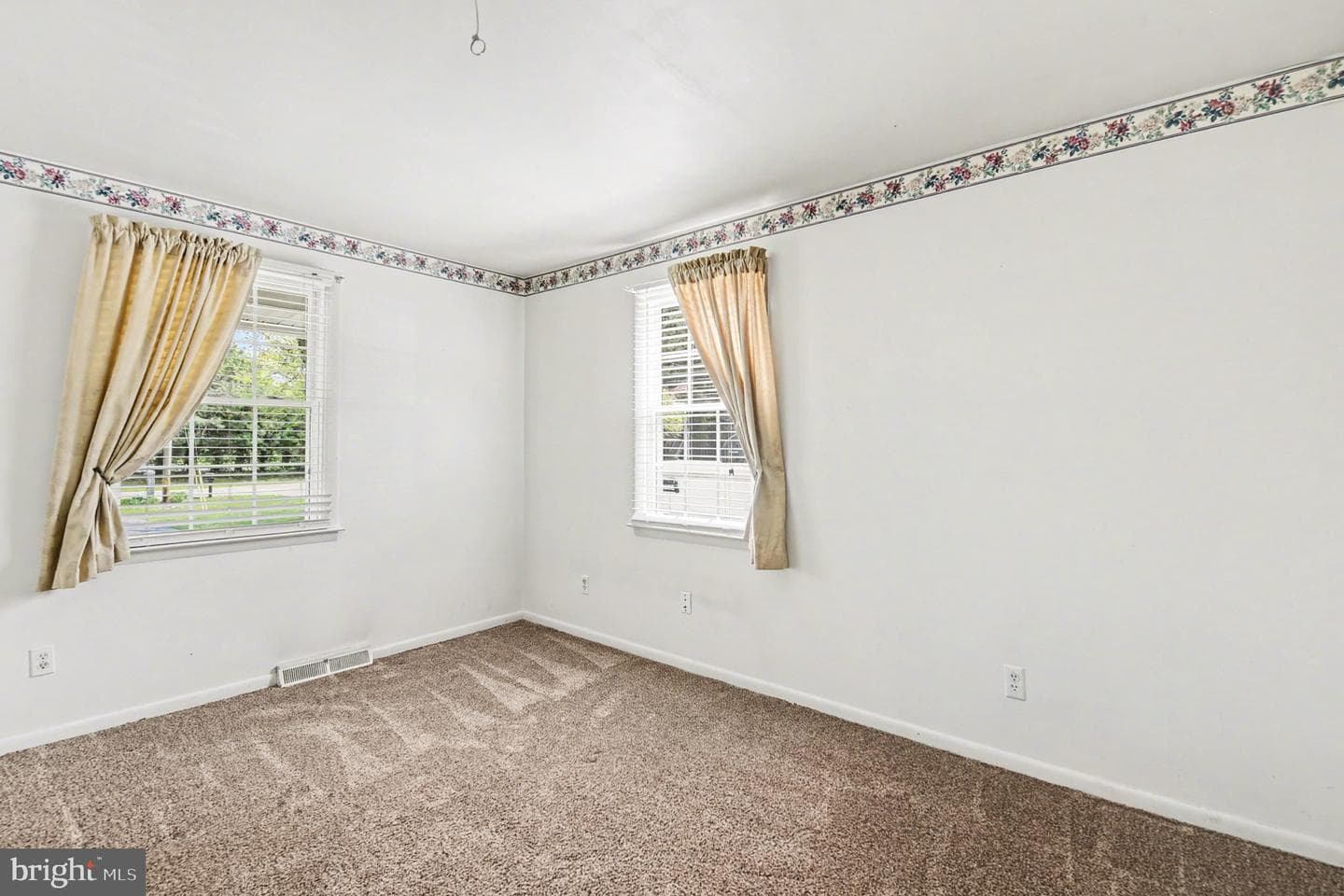 804 White Avenue photo 14