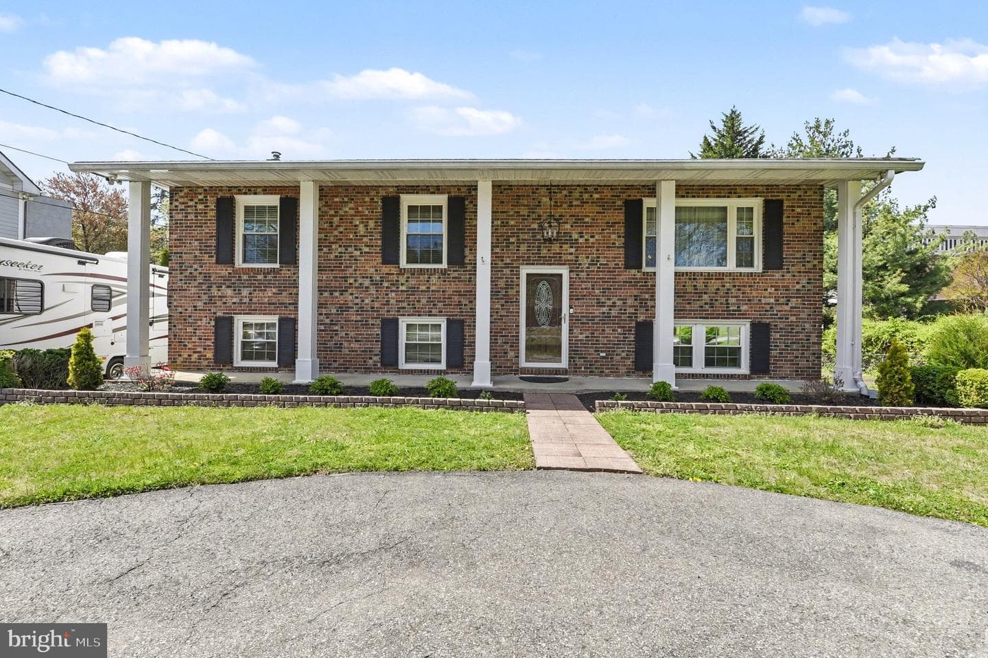 804 White Avenue photo 2