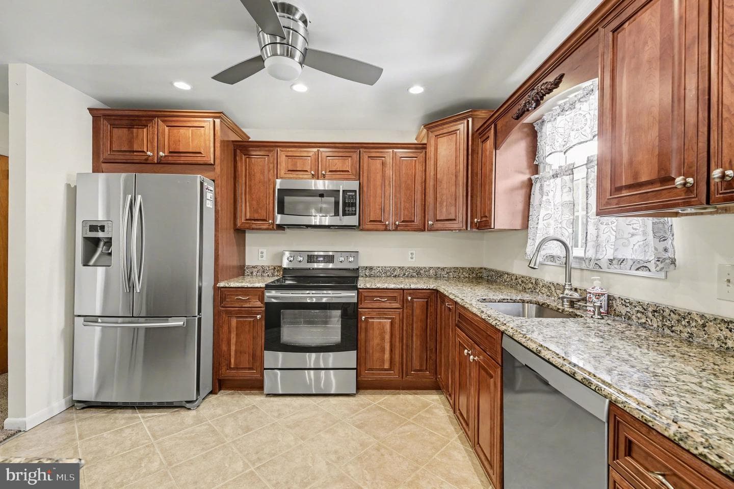 804 White Avenue photo 7