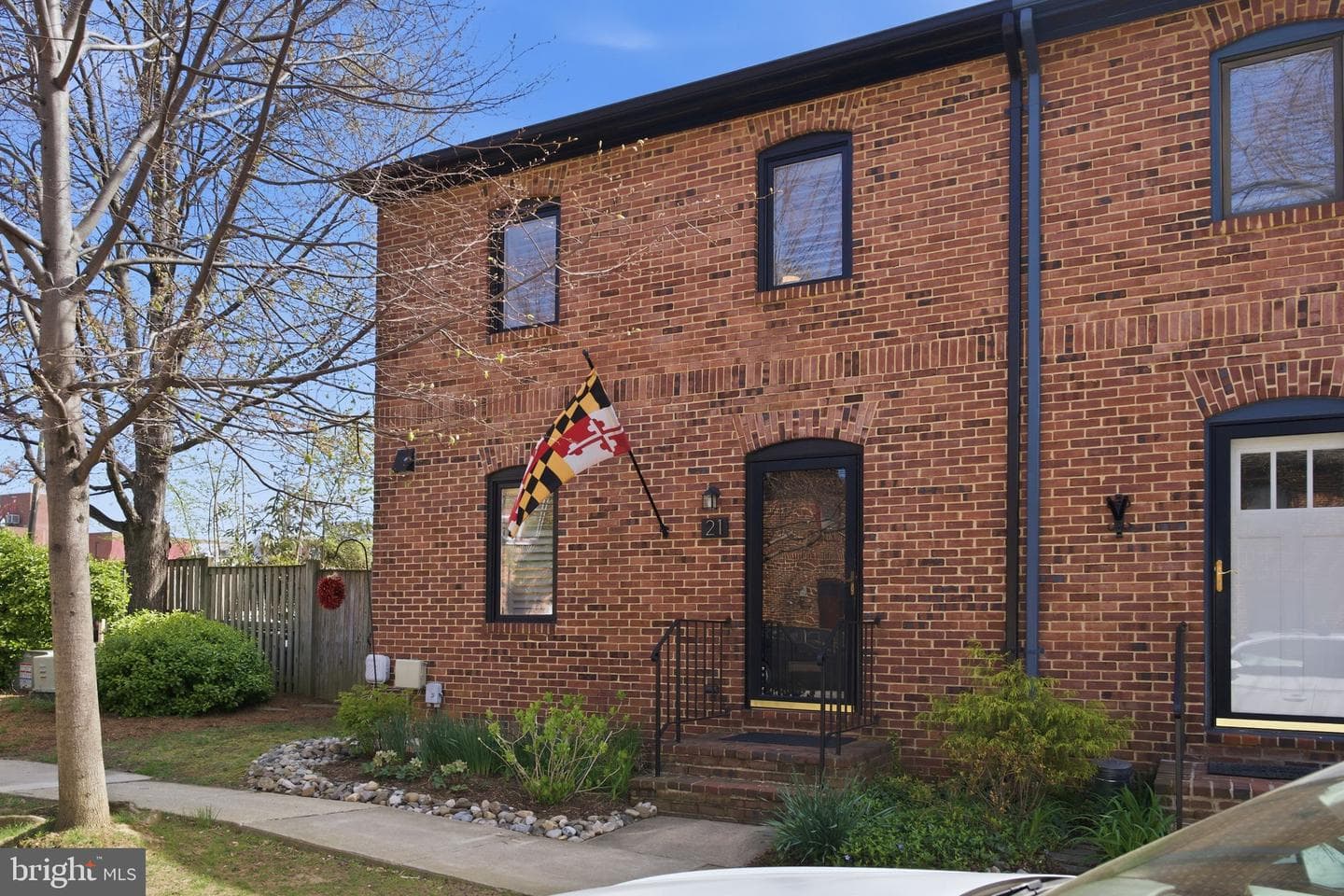 21 City Gate Lane photo 1