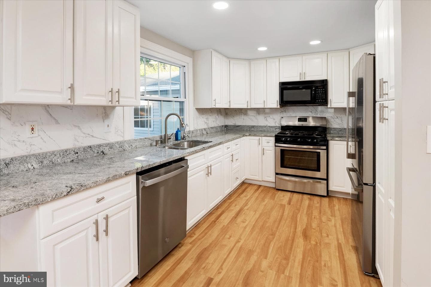 720 Hyde Park Drive photo 17