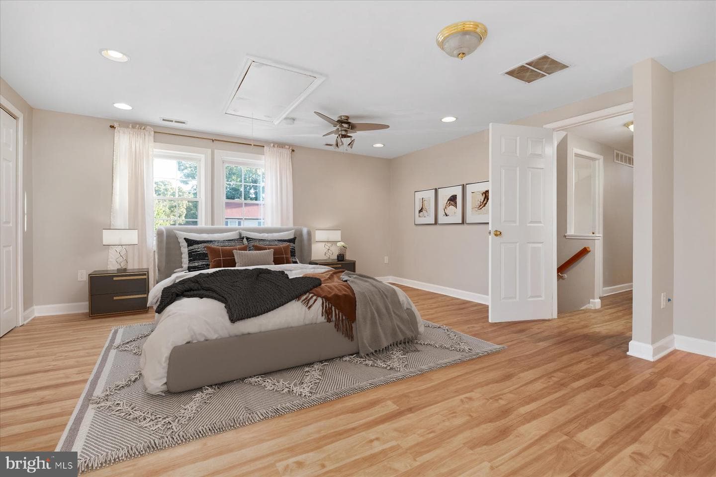 720 Hyde Park Drive photo 23