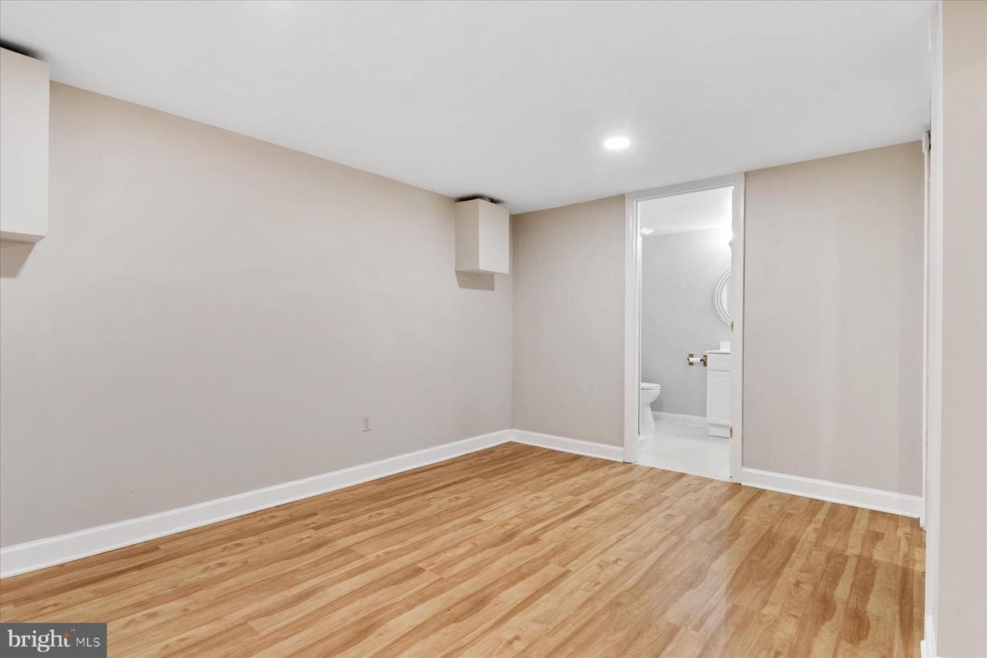 720 Hyde Park Drive photo 37