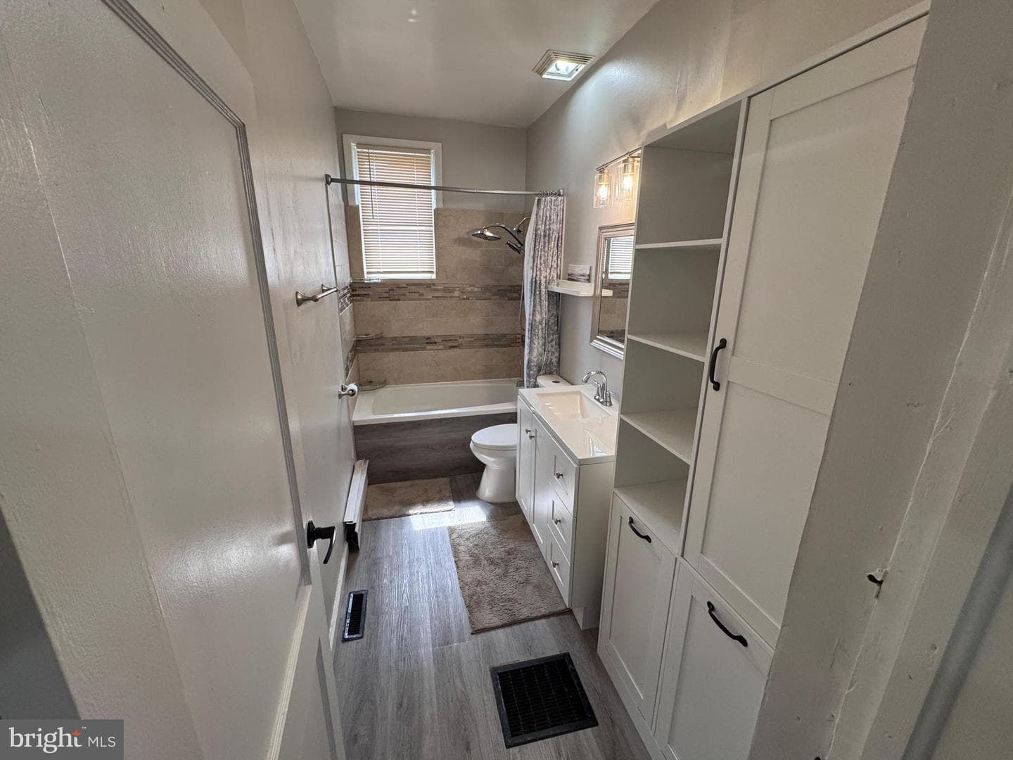 222 Townsend Avenue photo 9