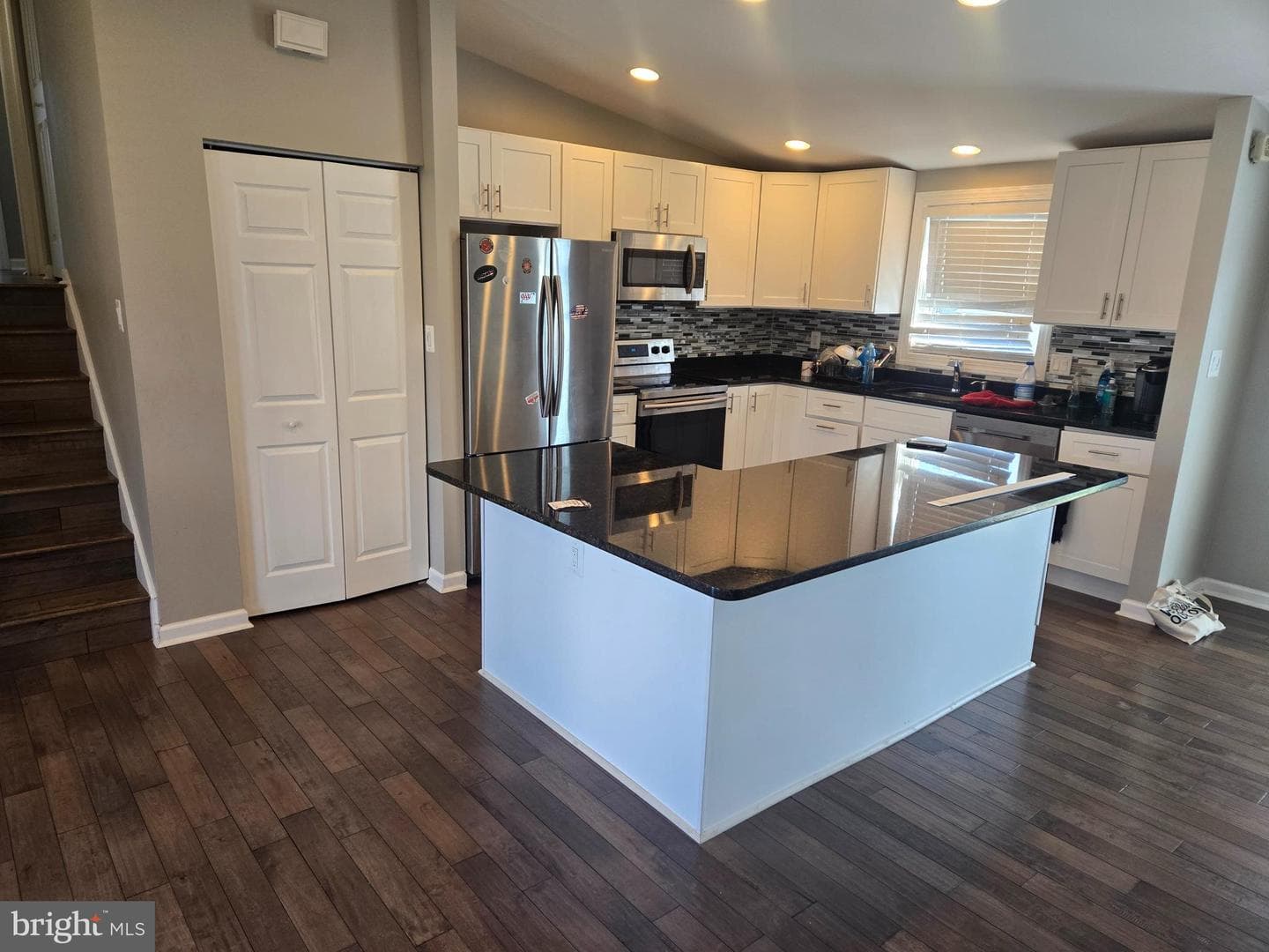 1424 Gesna Drive photo 4