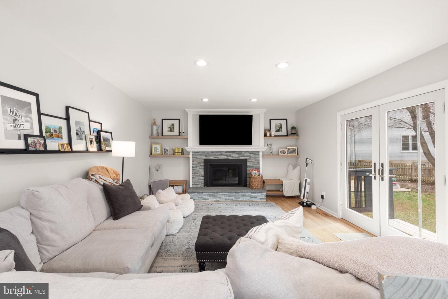 533 Bay Hills Drive photo 14