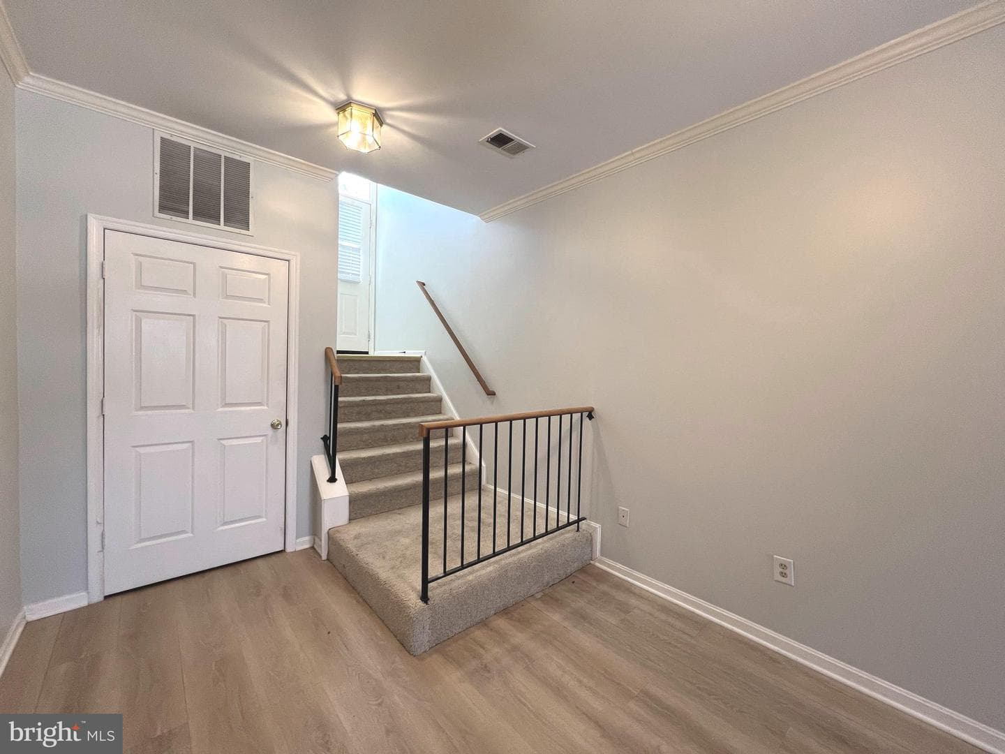 1439 Nestlewood Court photo 4