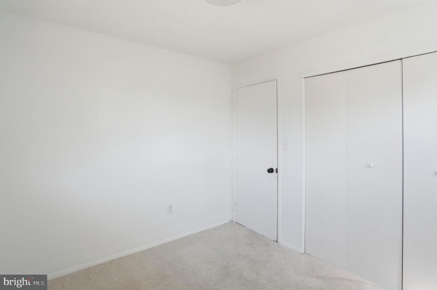 132 Janelin Court photo 17
