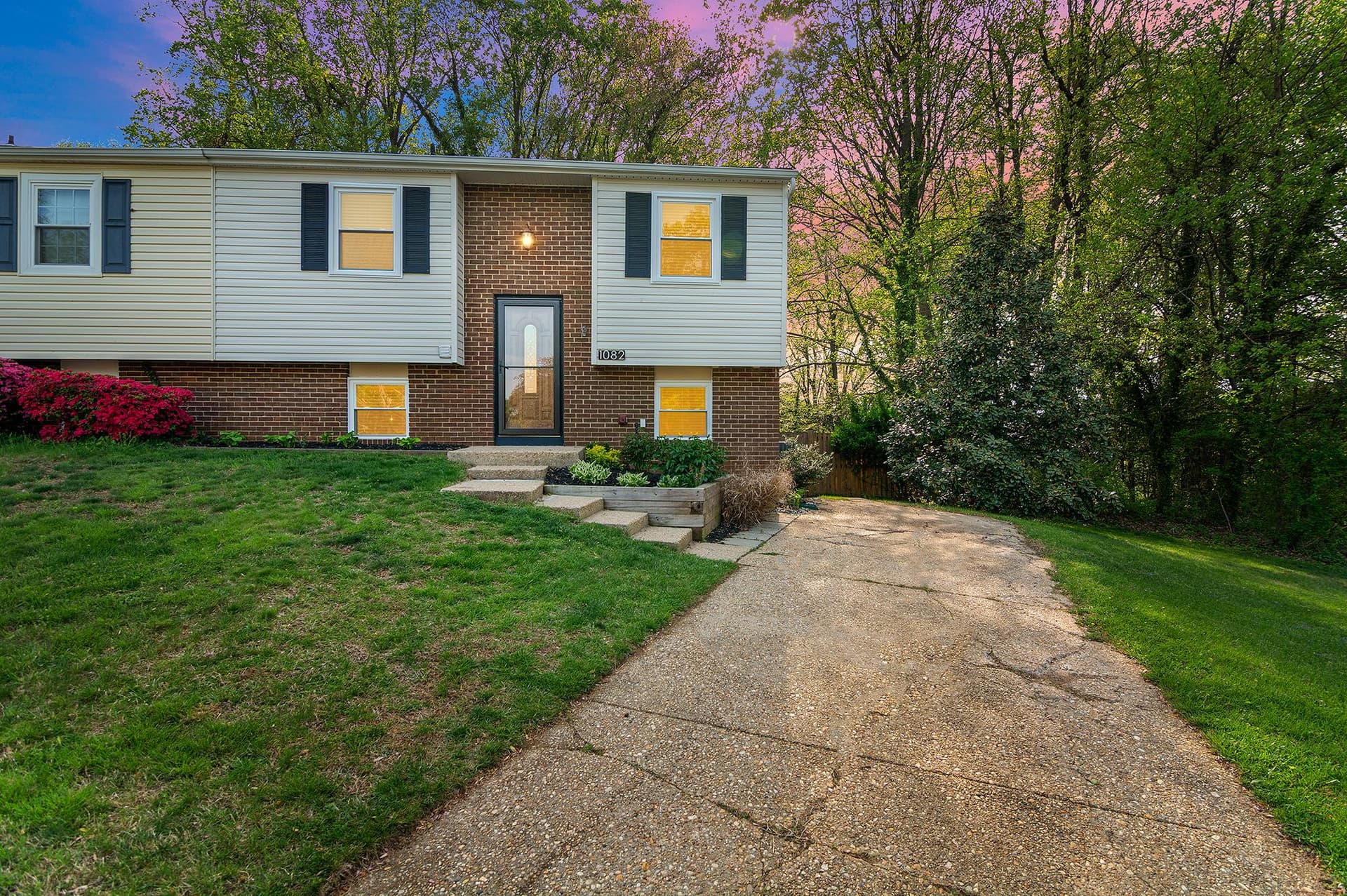 1082 Brightleaf Court photo 2