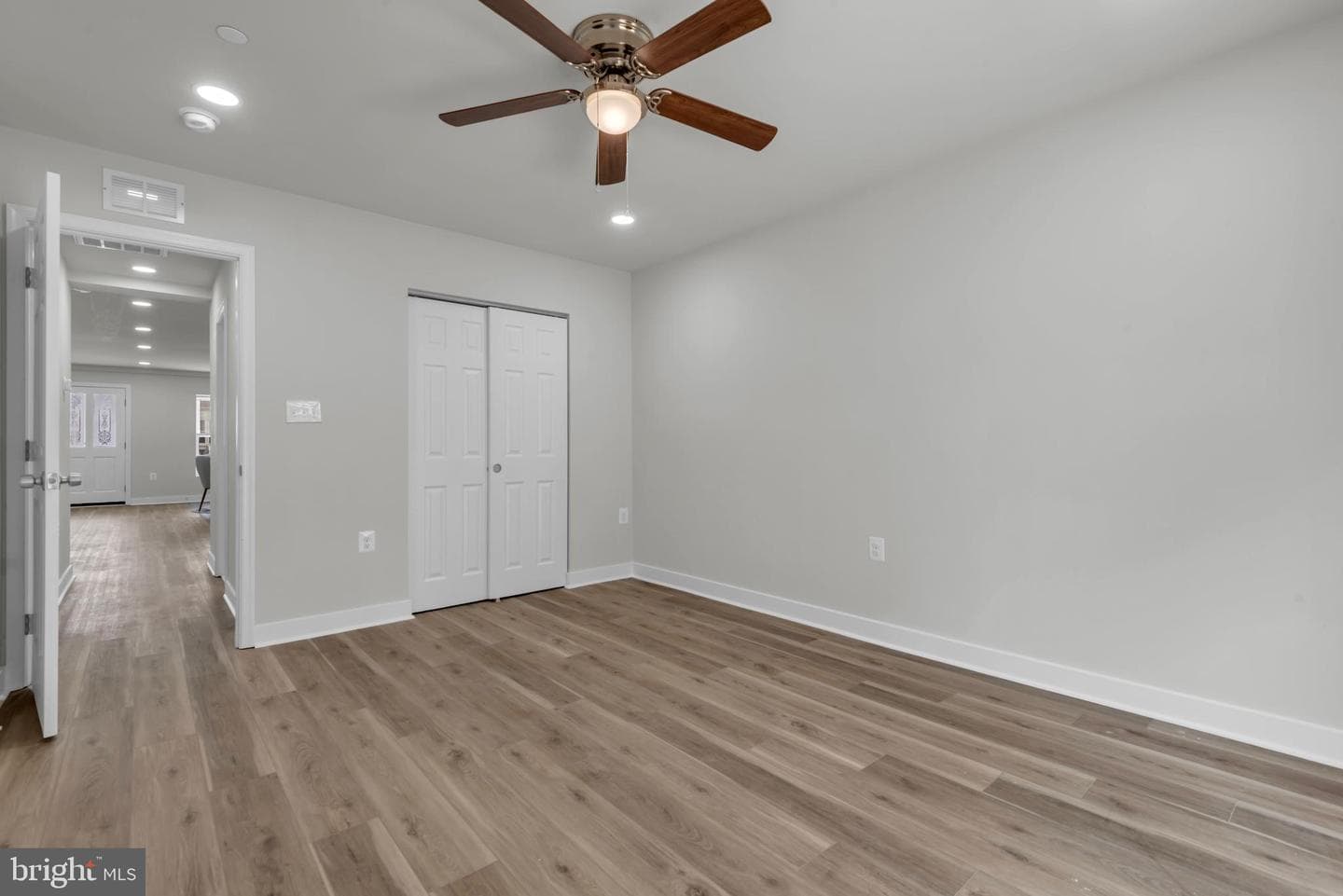 928 Riversedge Circle photo 23