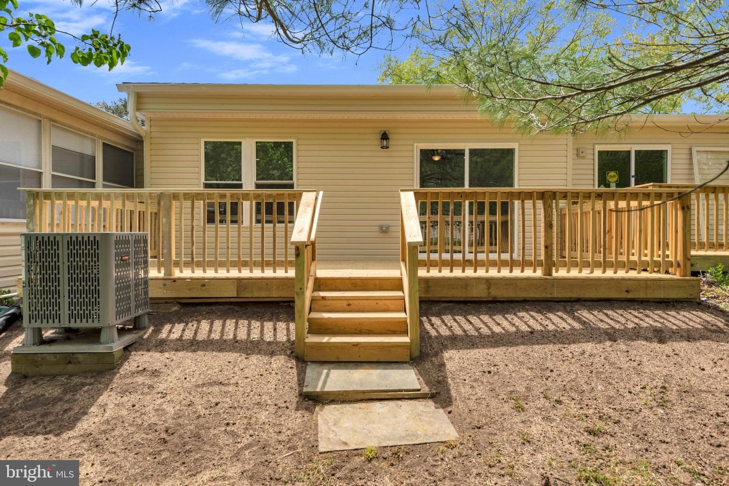 928 Riversedge Circle photo 32