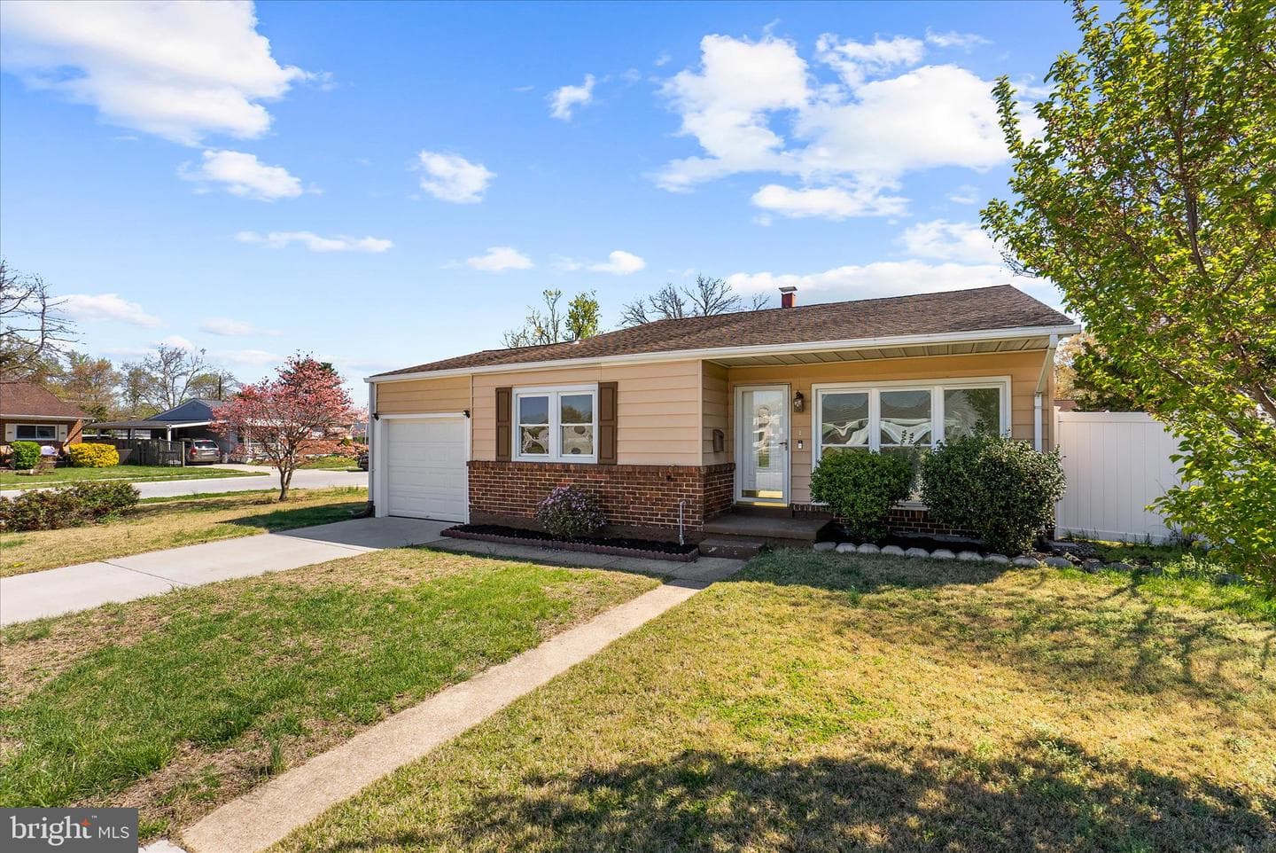 107 Hollywood Drive photo 21