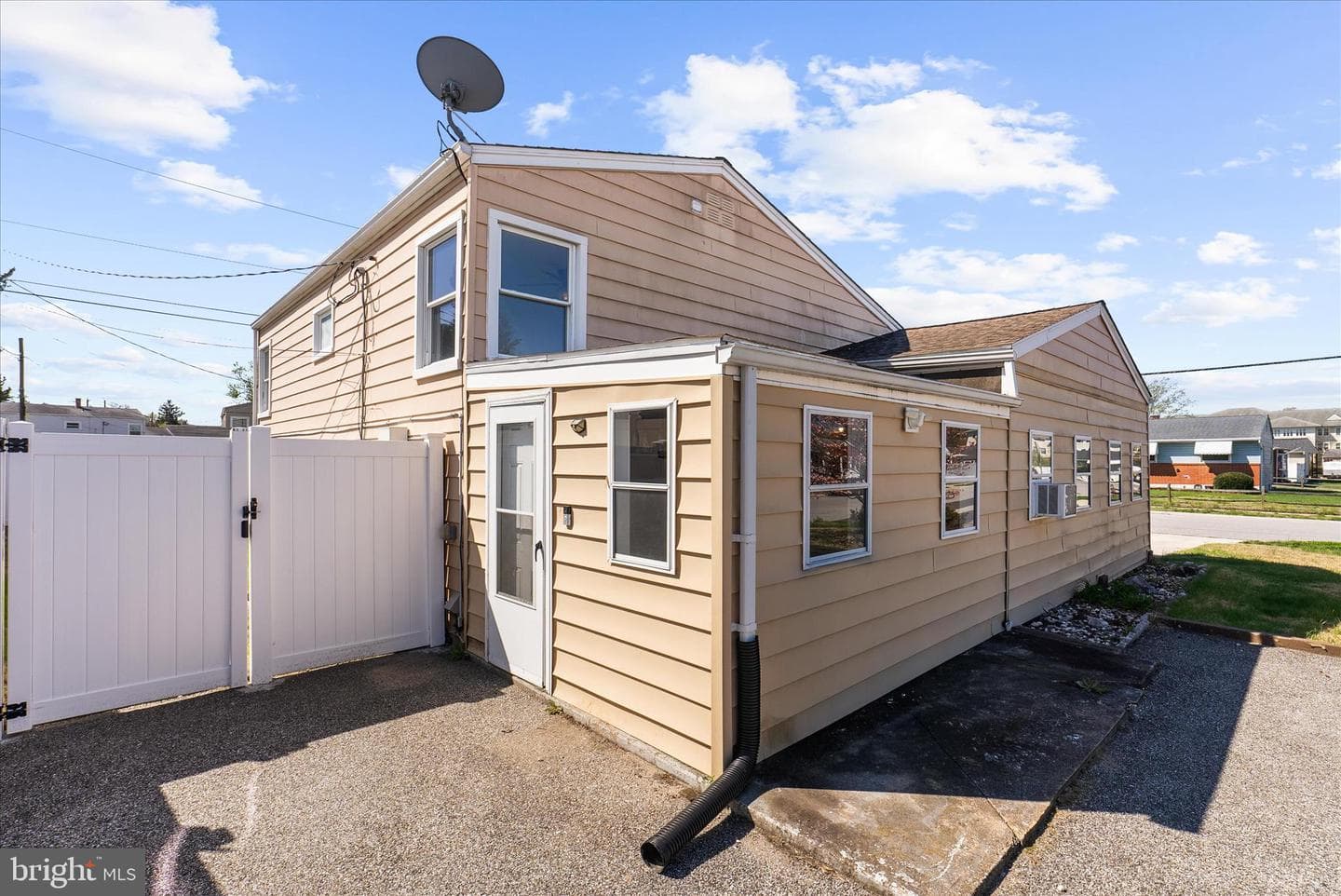 107 Hollywood Drive photo 29