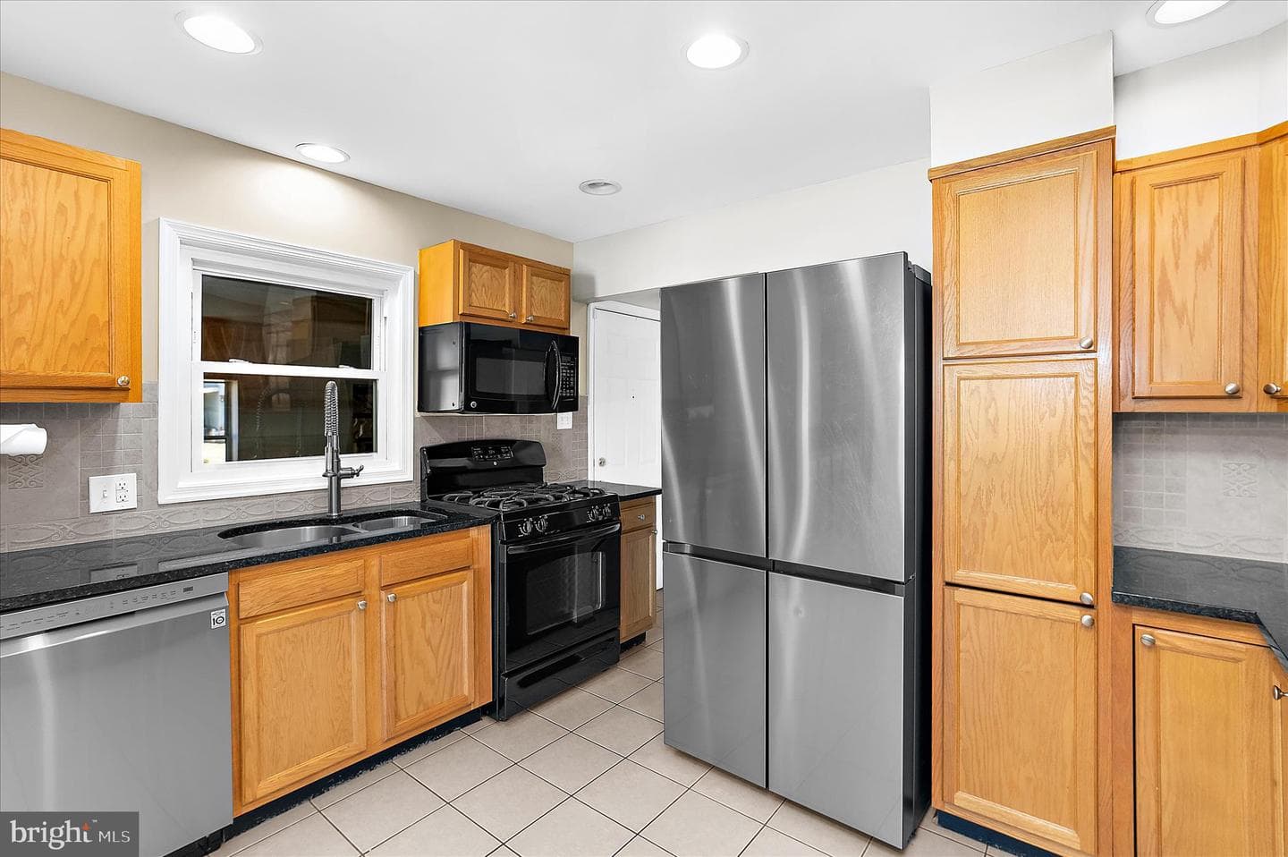 107 Hollywood Drive photo 42