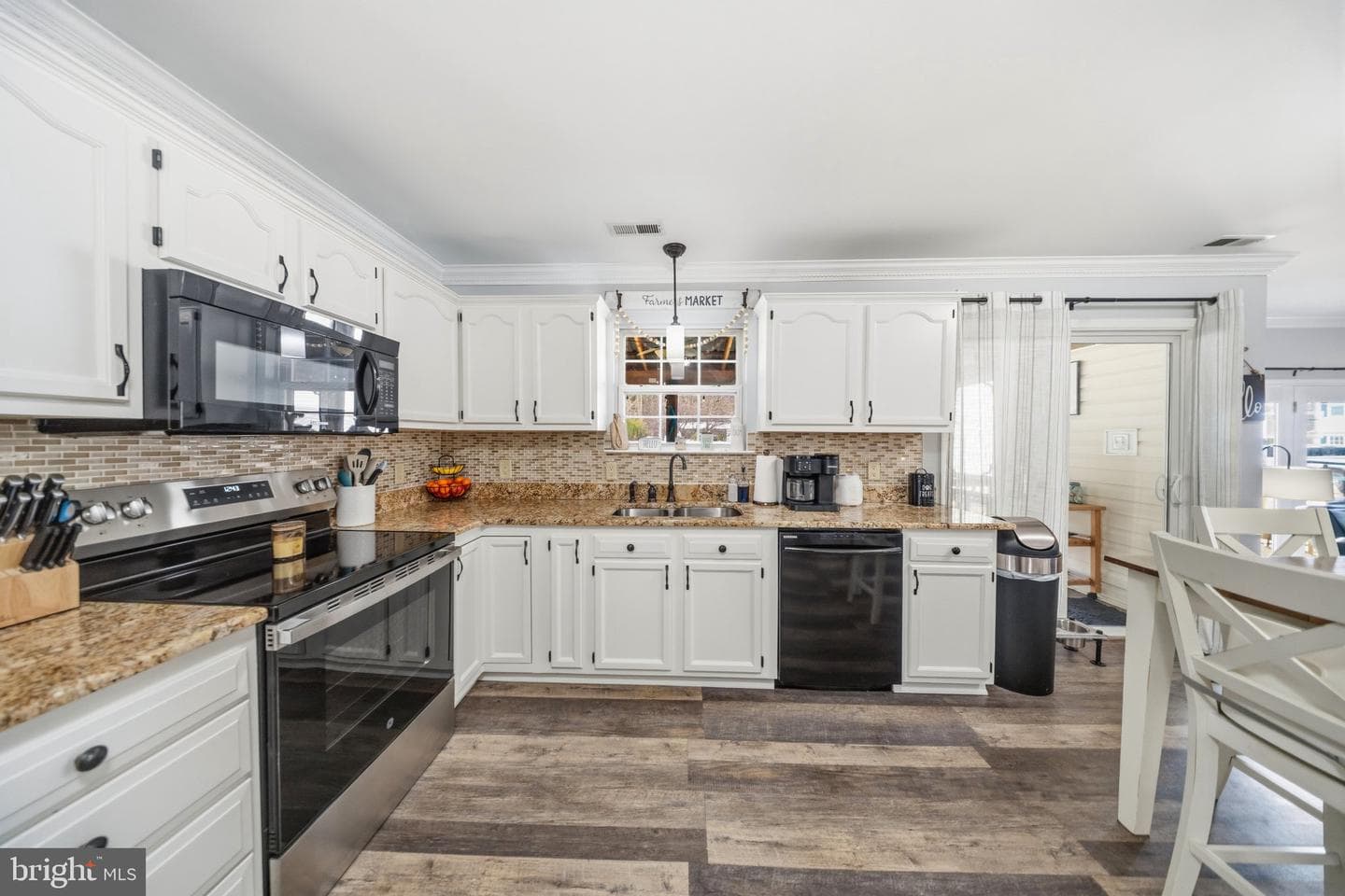 1221 Cedar Ln photo 15