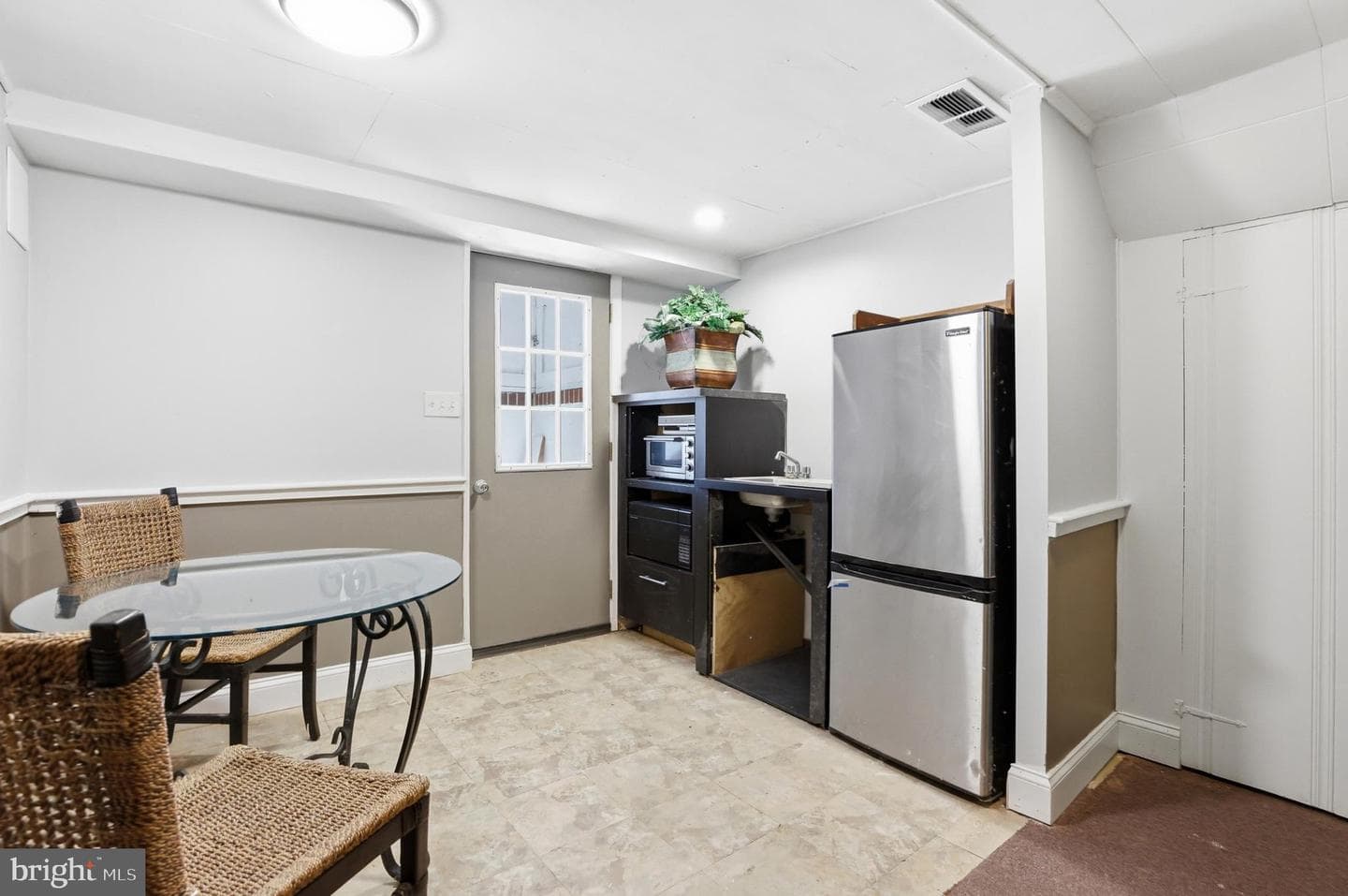 735 Warren Drive photo 32