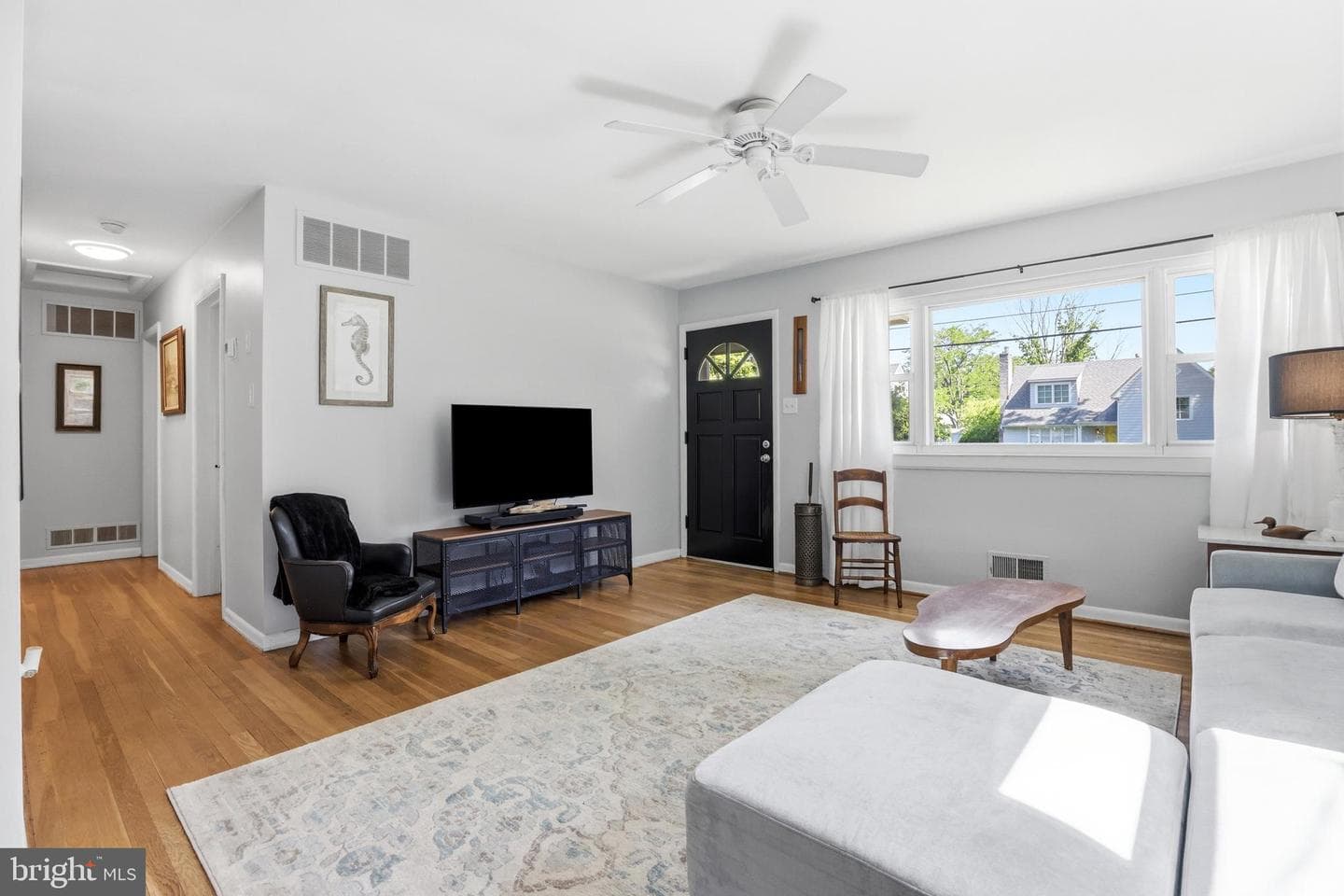 735 Warren Drive photo 6