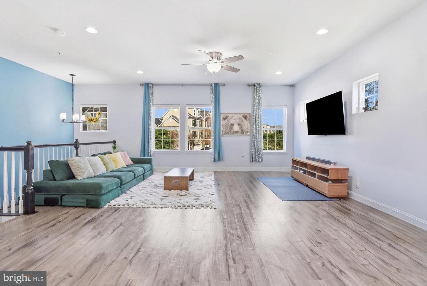 623 Clear Blue Lane photo 3