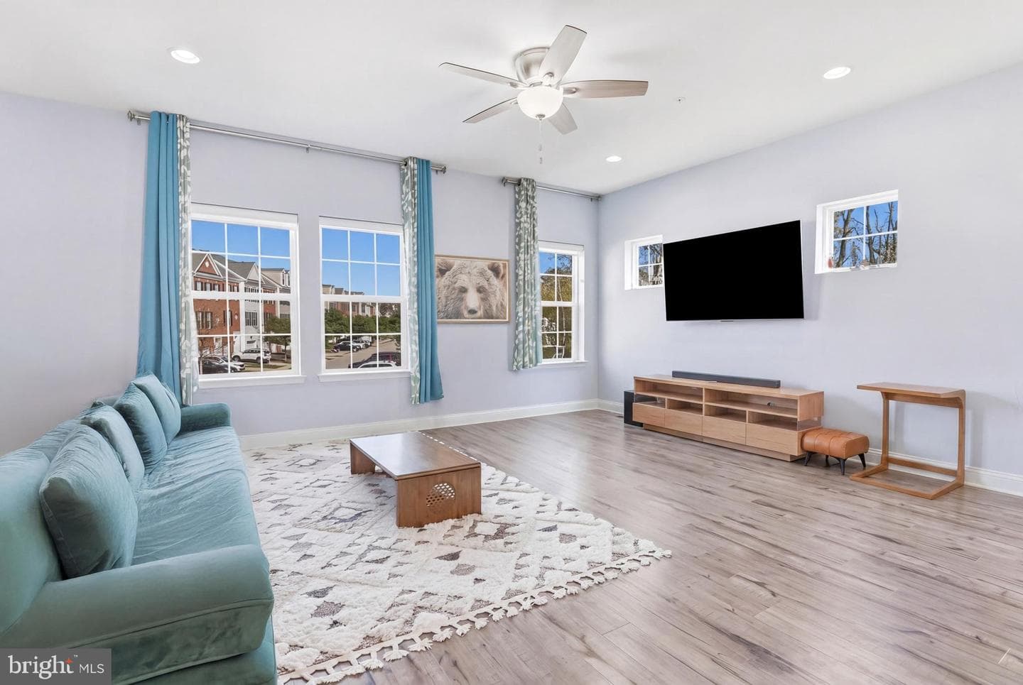 623 Clear Blue Lane photo 4