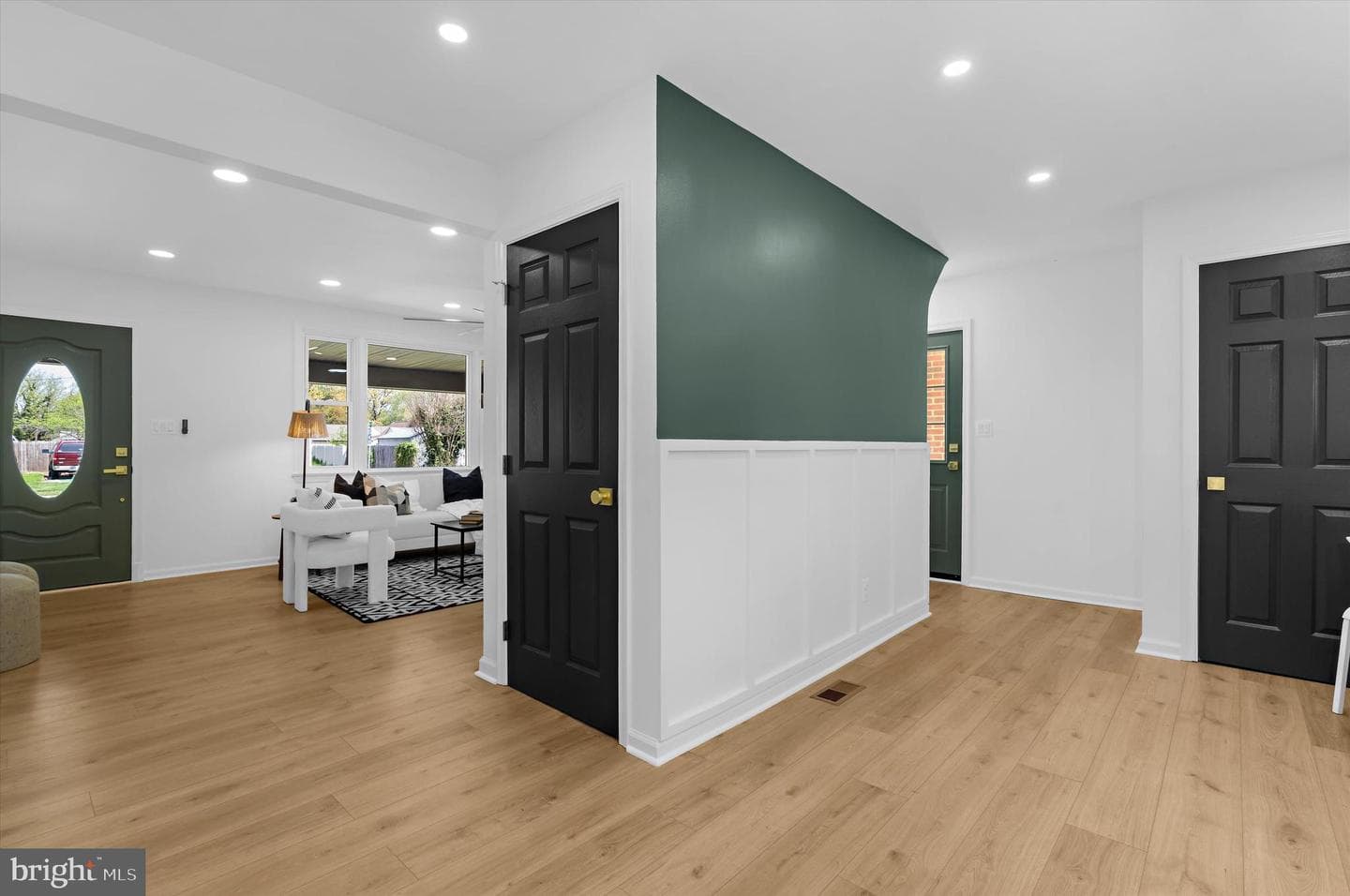 203 Walton Avenue photo 15