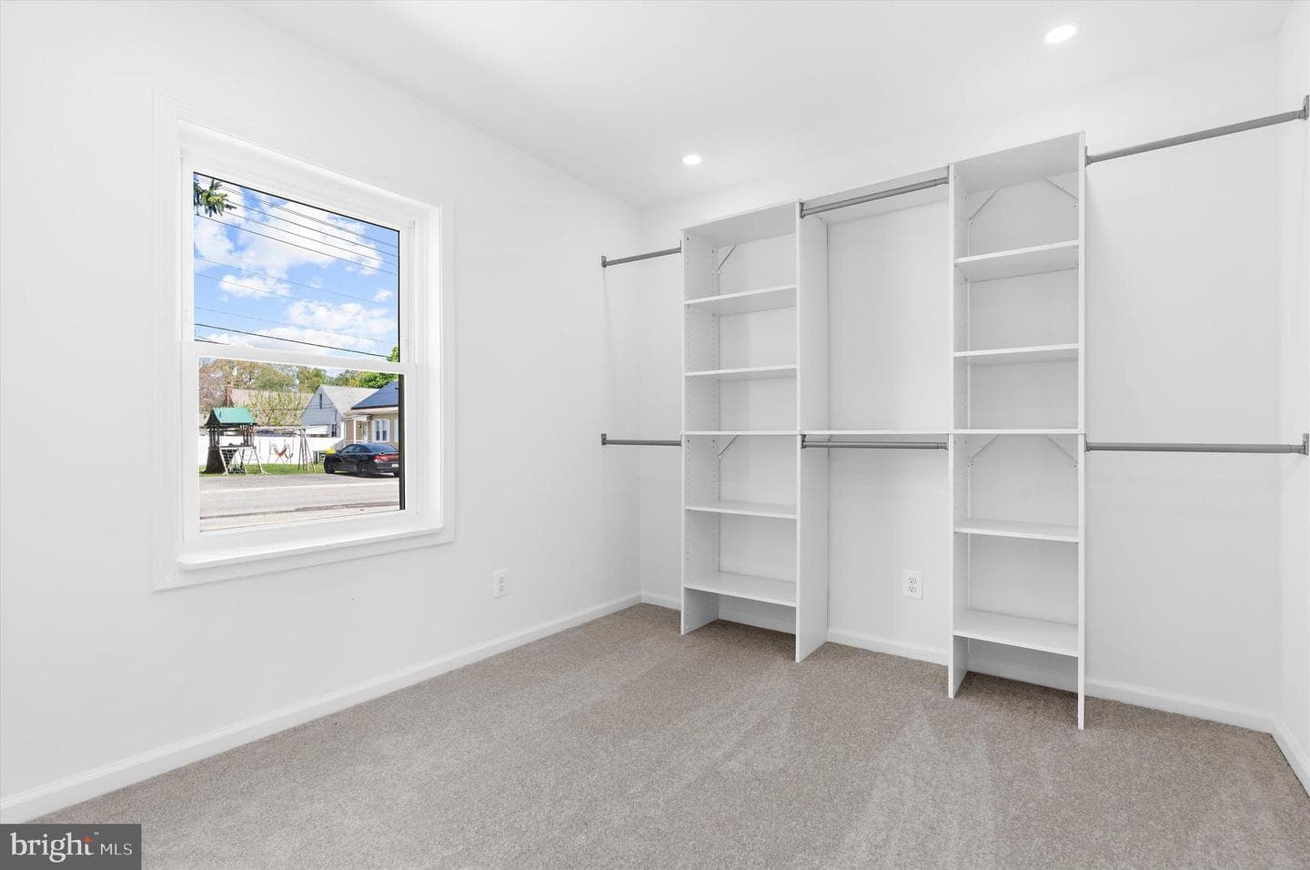 203 Walton Avenue photo 19