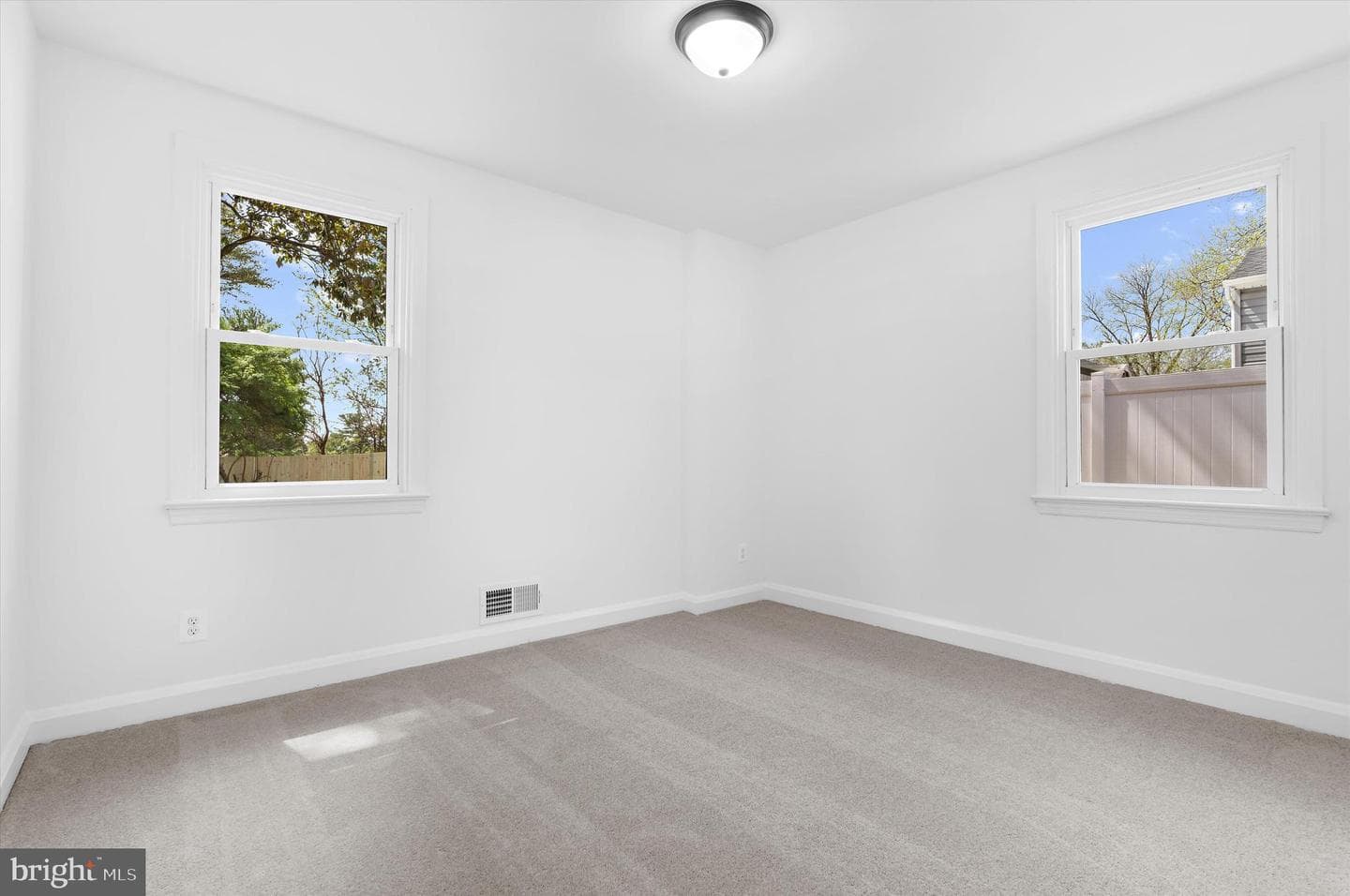 203 Walton Avenue photo 22