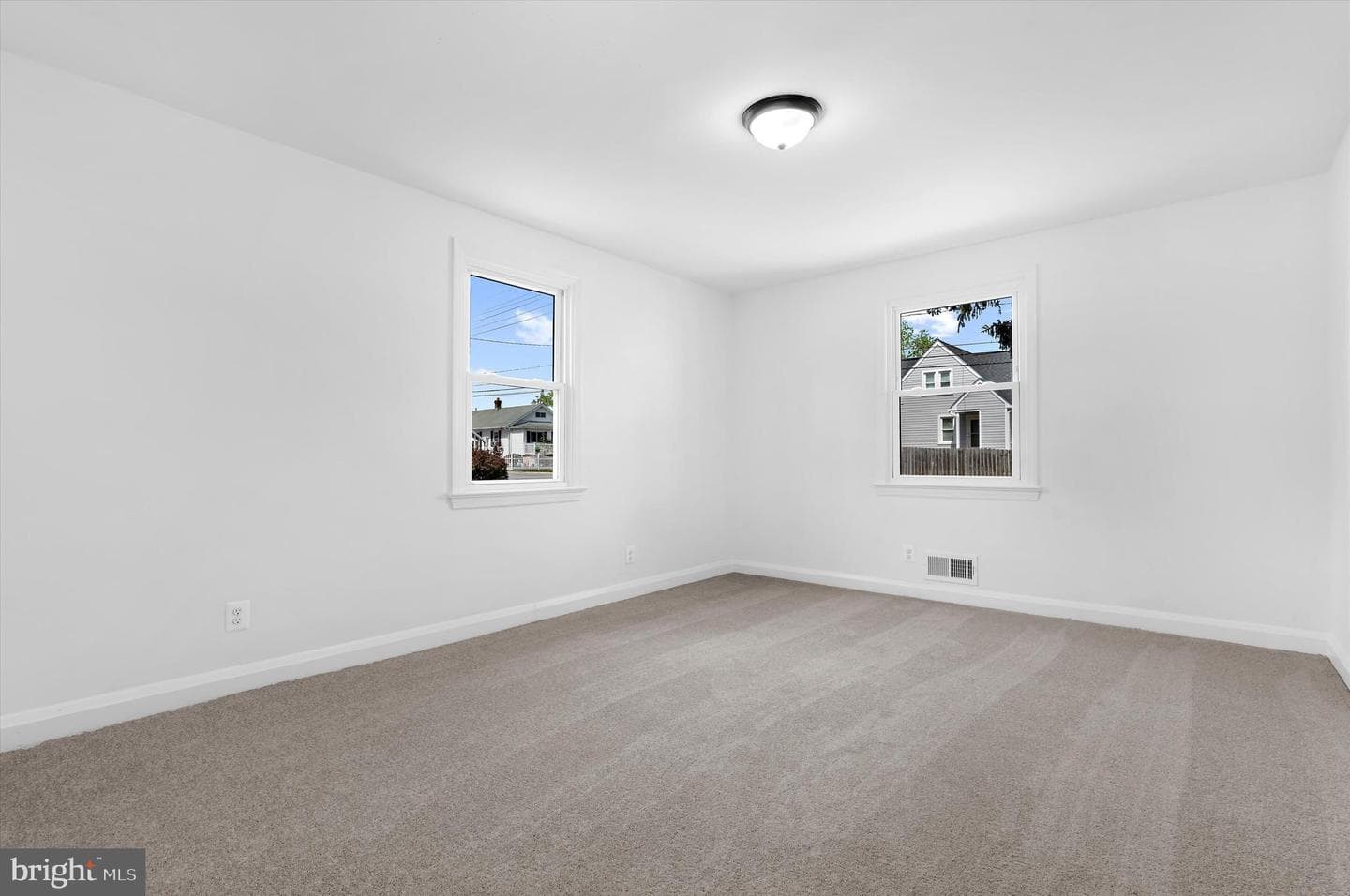 203 Walton Avenue photo 24