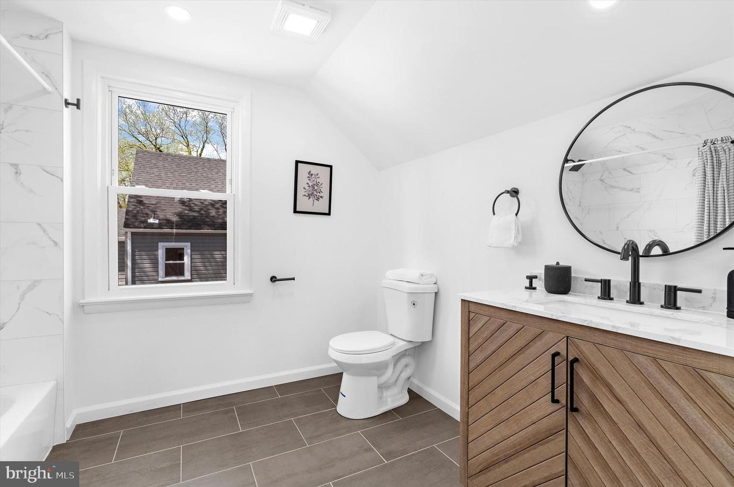 203 Walton Avenue photo 30