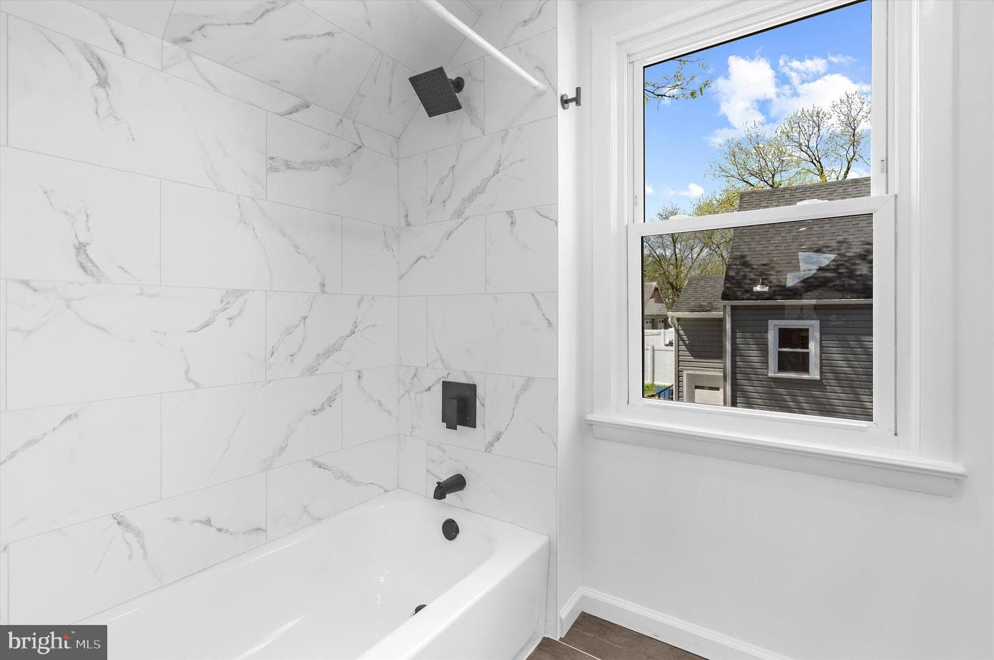 203 Walton Avenue photo 31